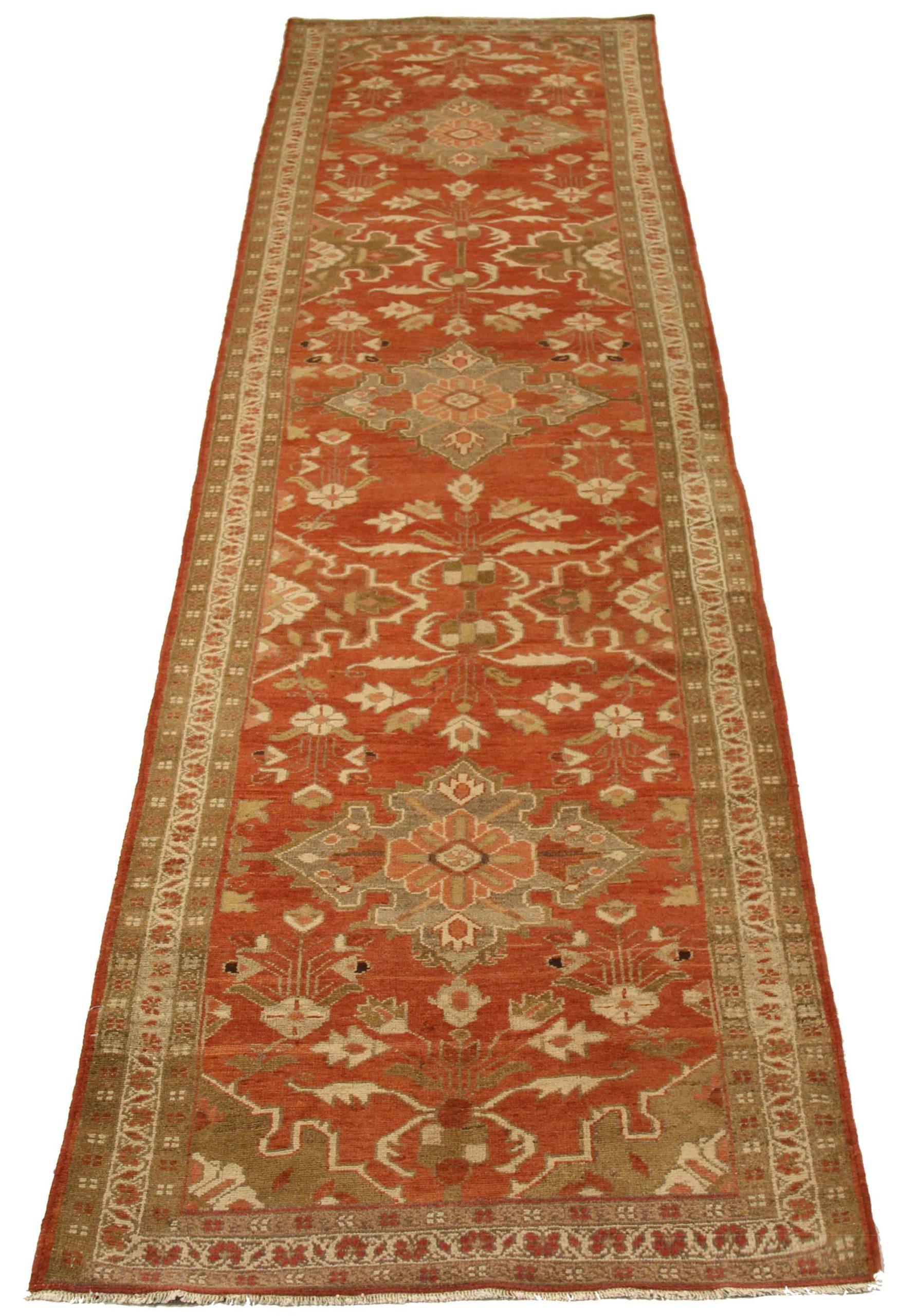 Descubre la elegancia de la alfombra persa Malayer de Circa 1880. Diseñado con meticulosa atención al detalle, este diseño exclusivo es perfecto para realzar tu espacio.