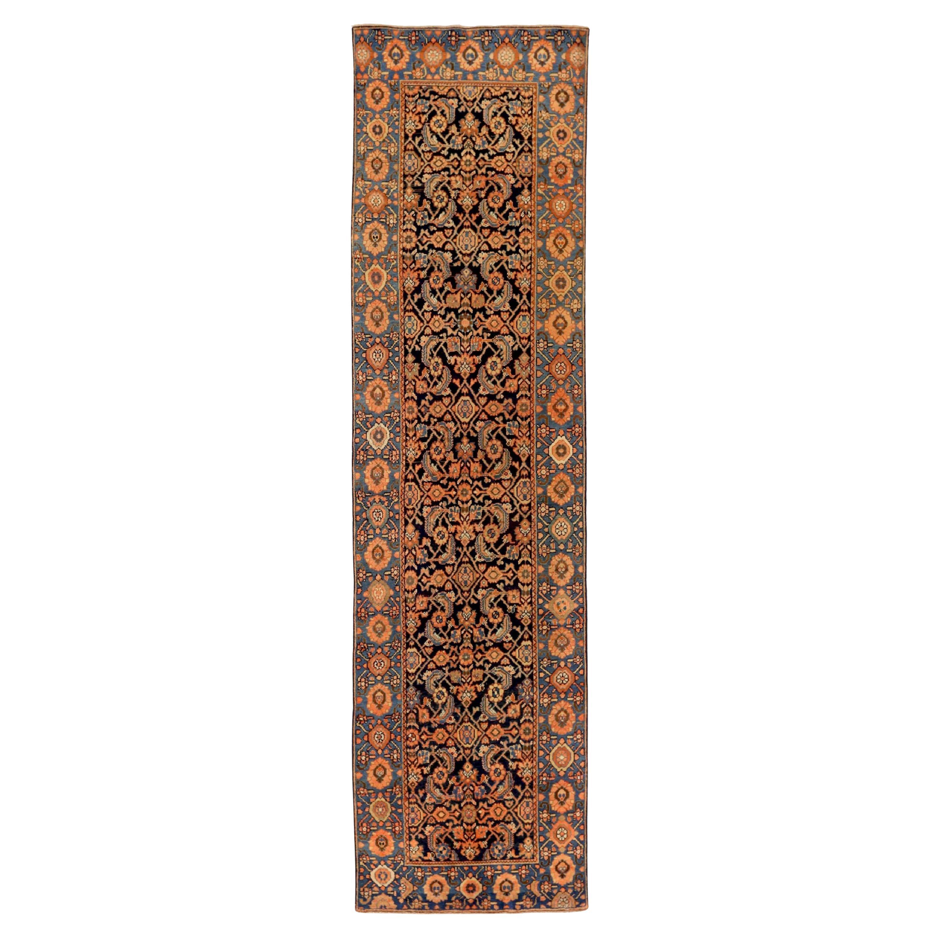 Persischer Malayer-Läufer aus Wolle in Schwarz, Blau und Rosa 71480
