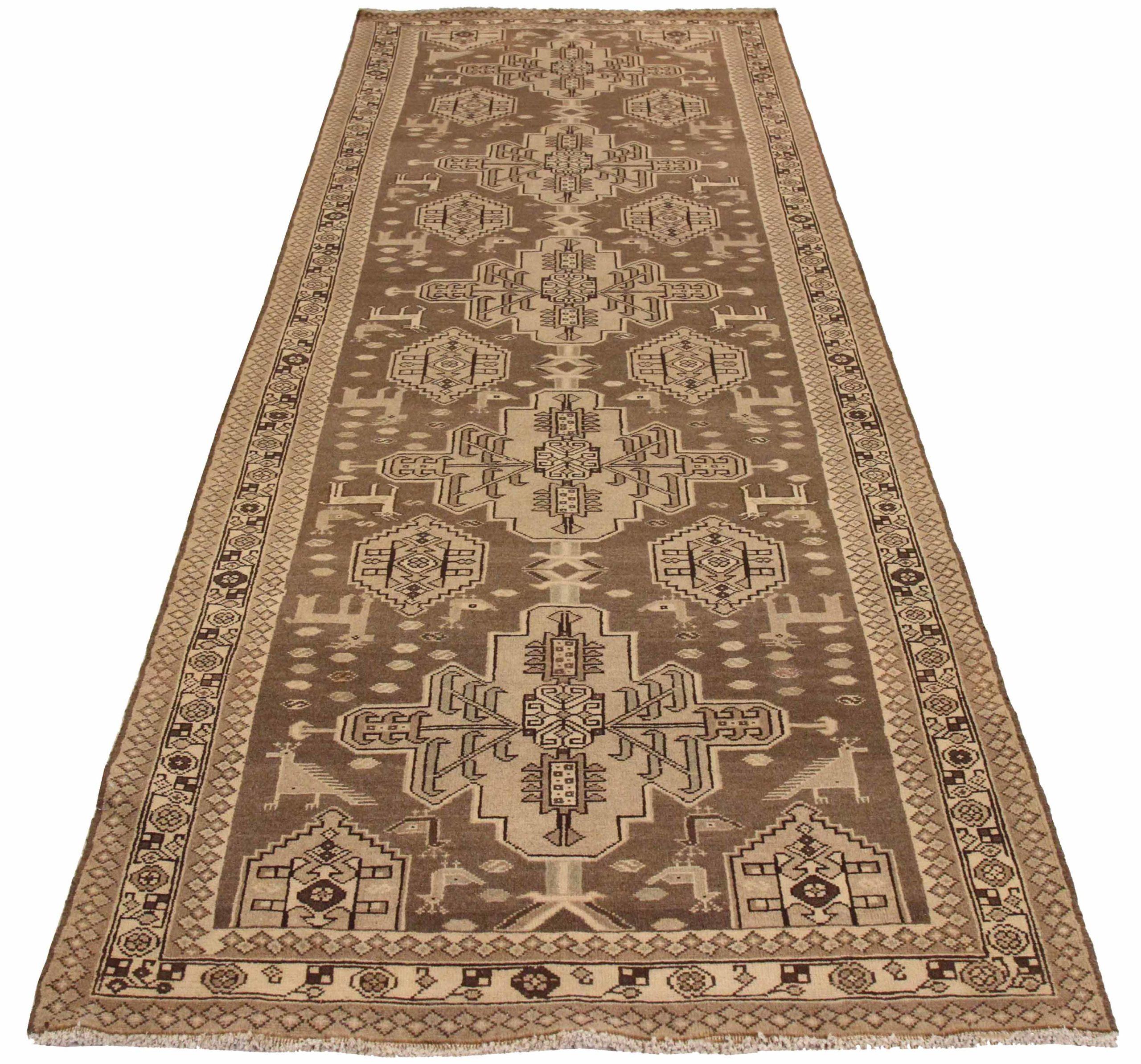 Entdecken Sie die Eleganz des persischen Malayers mit dem Läufer um 1880. Dieses exklusive Design aus Wolle und Braun-Elfenbein ist perfekt, um Ihren Raum zu verschönern.