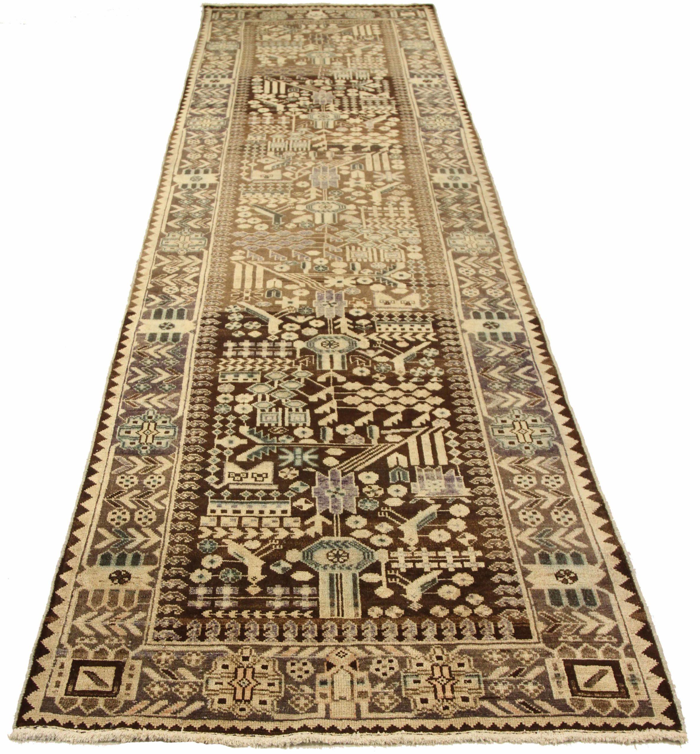 Entdecken Sie die Eleganz des persischen Malayers mit dem Läufer um 1880. Dieses exklusive Design aus Wolle und Braun-Elfenbein ist perfekt, um Ihren Raum zu verschönern.