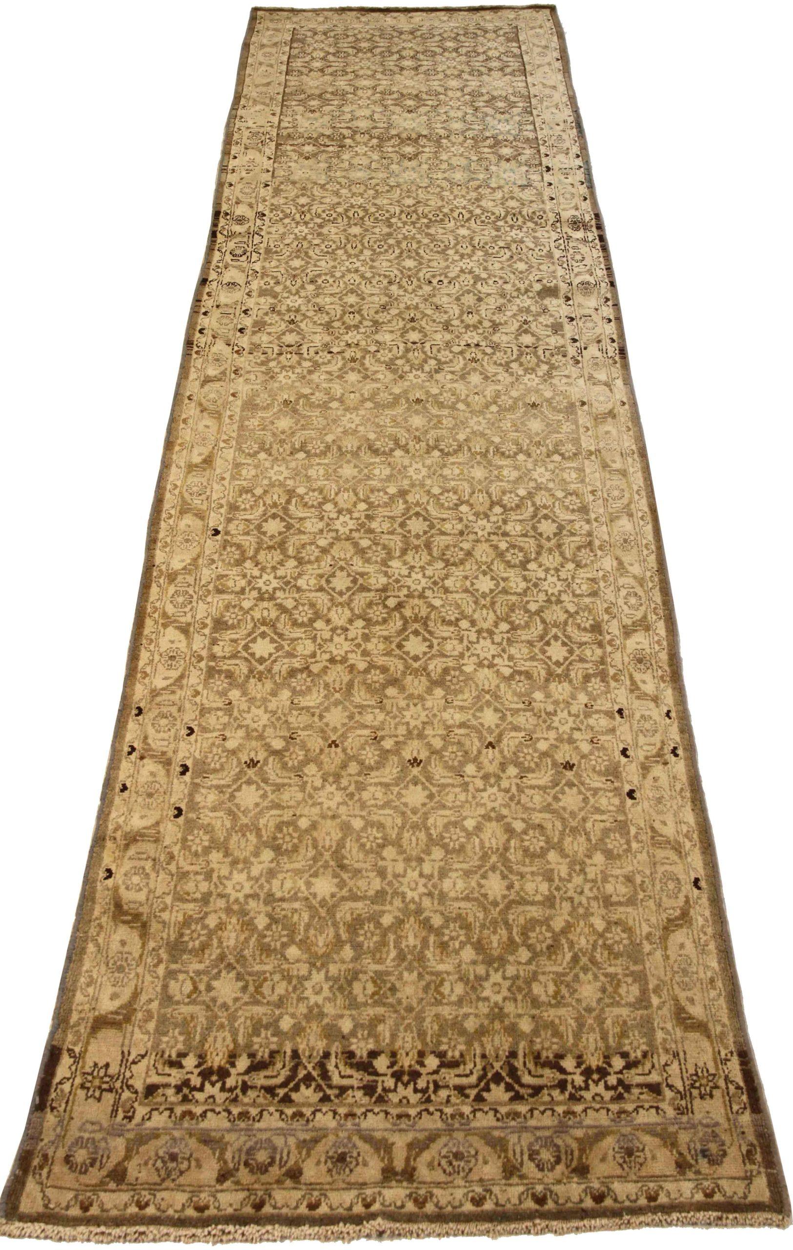 Entdecken Sie die Eleganz des persischen Malayers mit dem Läufer um 1880. Dieses exklusive Design aus Wolle und Braun-Elfenbein ist perfekt, um Ihren Raum zu verschönern.