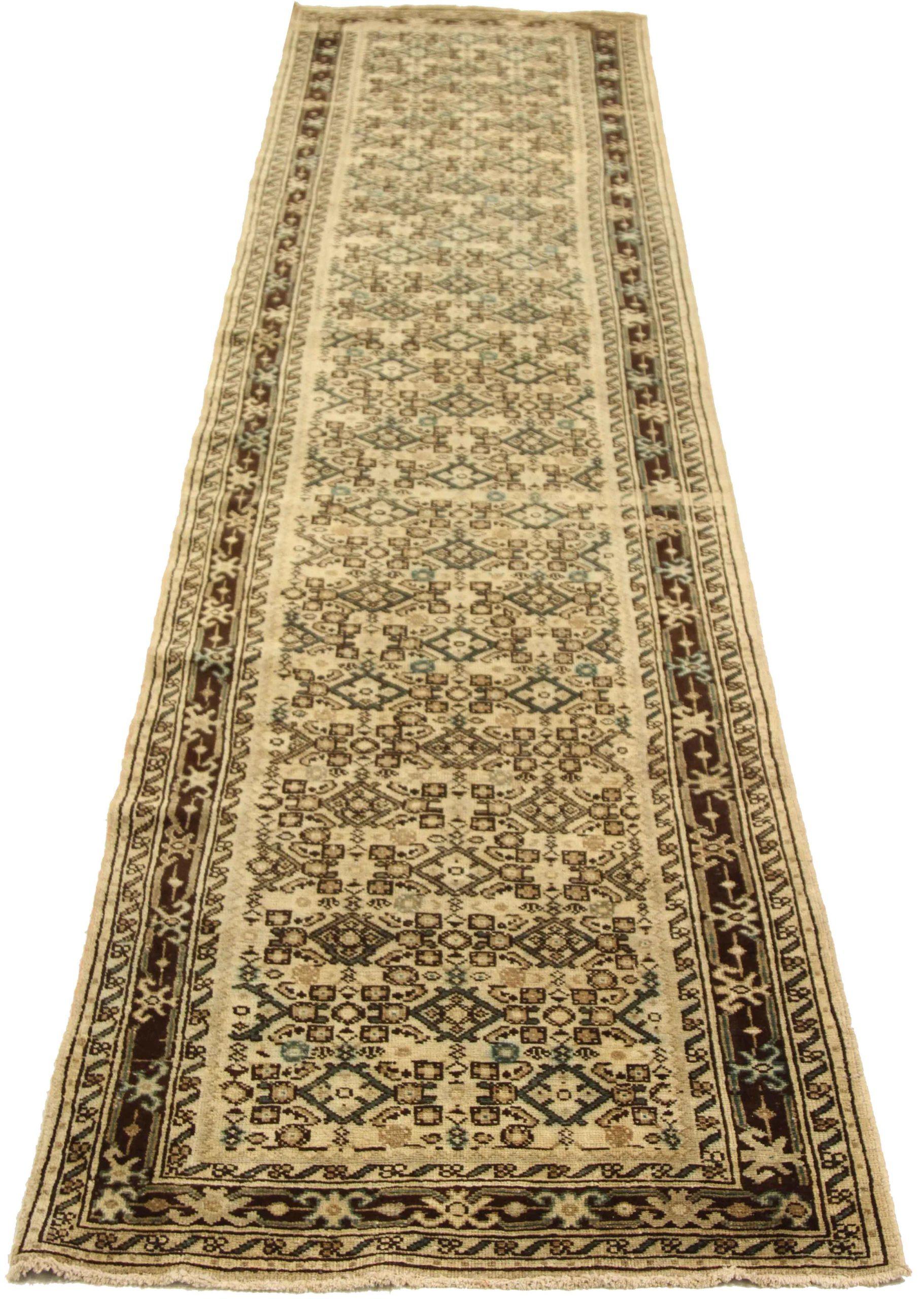 Entdecken Sie die Eleganz des persischen Malayers mit dem Läufer um 1880. Dieses exklusive Design aus Wolle und Braun-Elfenbein ist perfekt, um Ihren Raum zu verschönern.