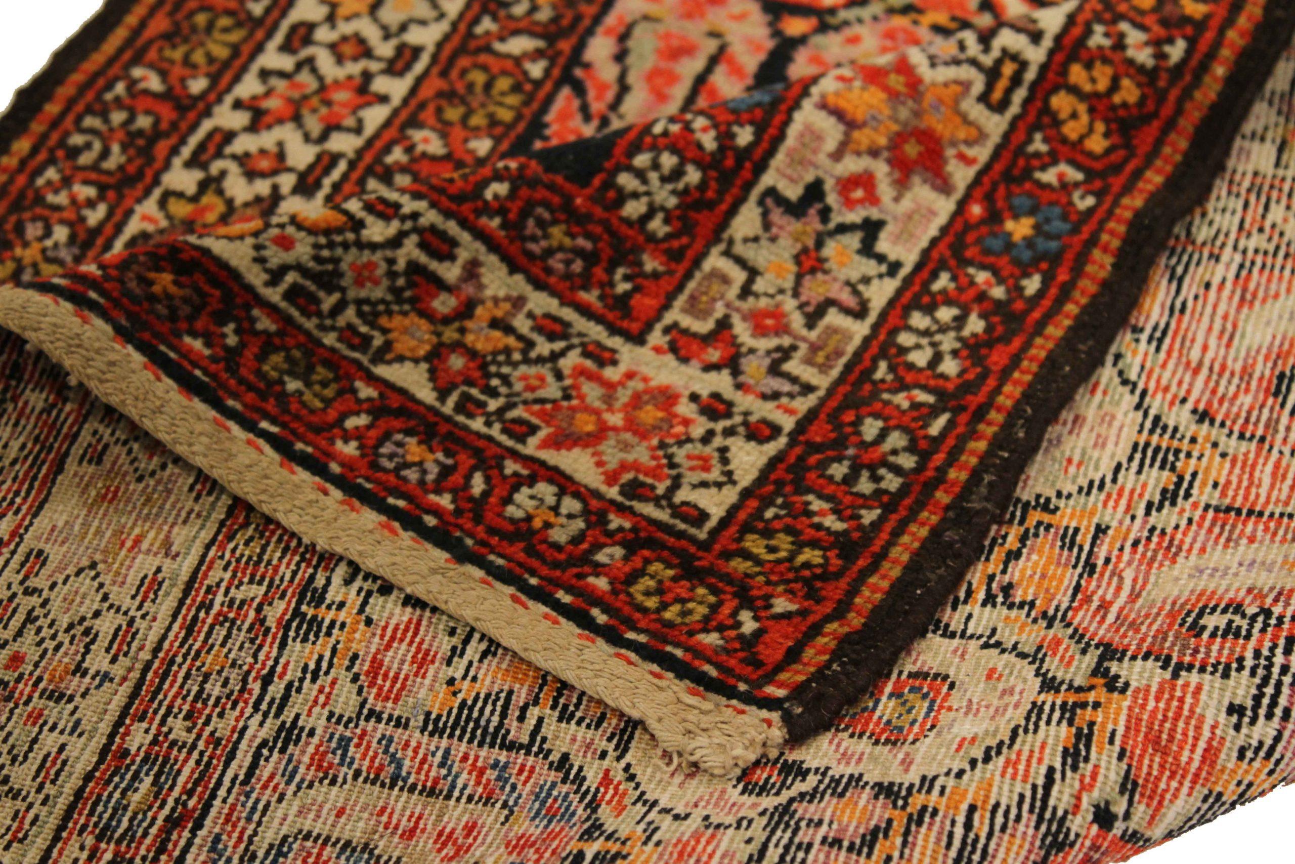 Persischer Malayer-Läufer aus Wolle in Elfenbein, Marineblau, Blau und Rot, 72900 (Asiatisch) im Angebot