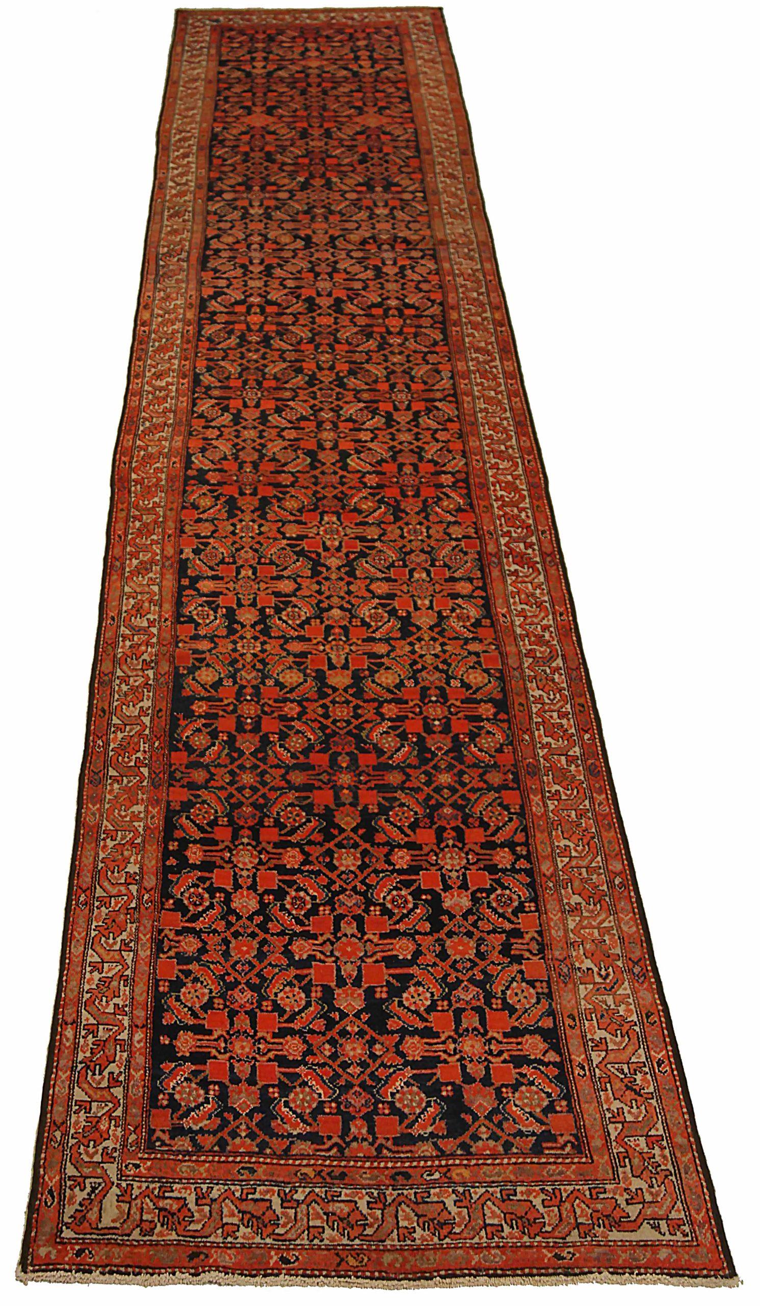 Entdecken Sie die Eleganz des persischen Malayers mit dem Läufer um 1880. Dieses exklusive Design aus Wolle und ElfenbeinMarineblauRot ist perfekt, um Ihren Raum zu verschönern.