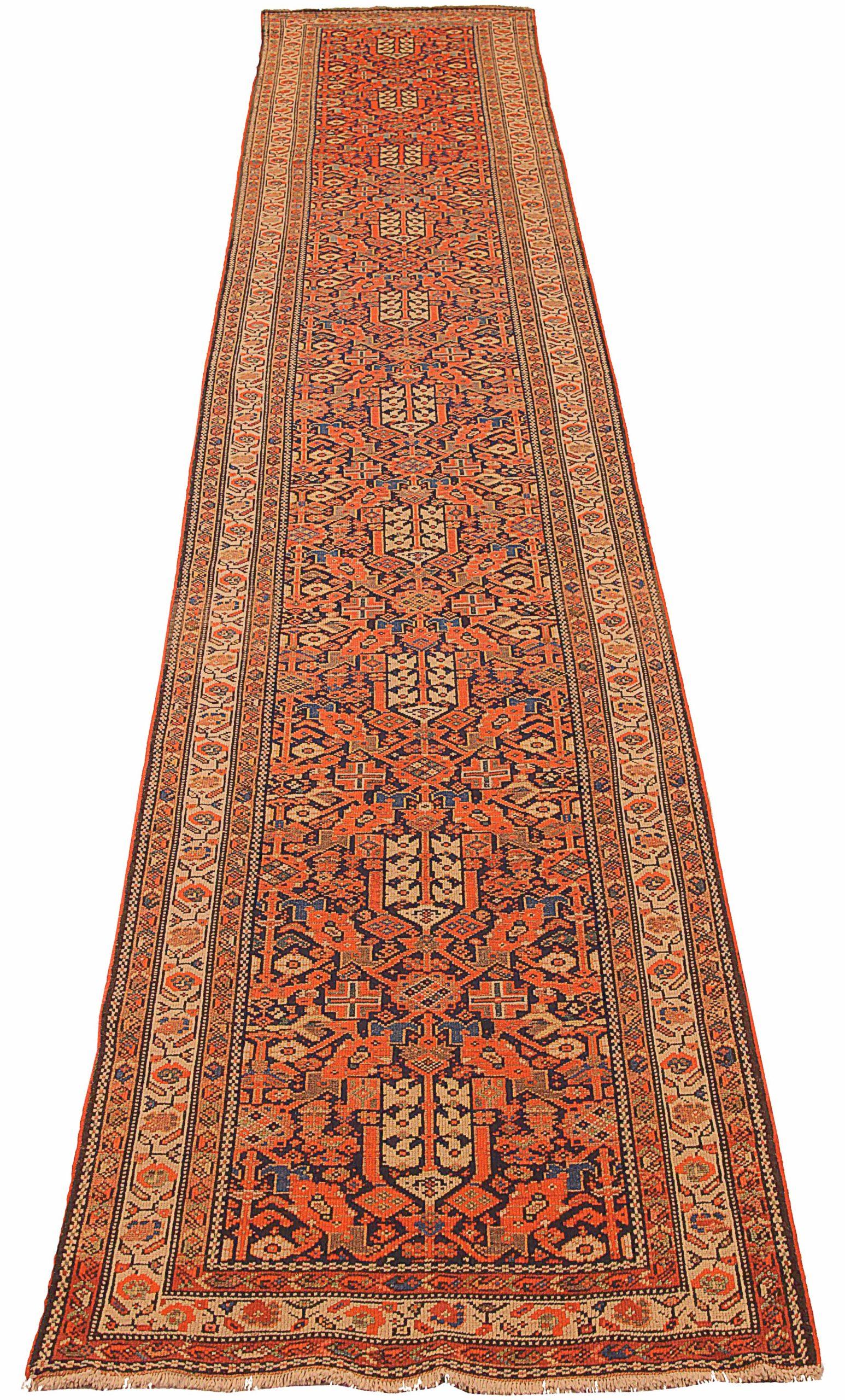 Entdecken Sie die Eleganz des persischen Malayers mit dem Läufer um 1880. Dieses exklusive Design aus Wolle und ElfenbeinMarineblauRot ist perfekt, um Ihren Raum zu verschönern.