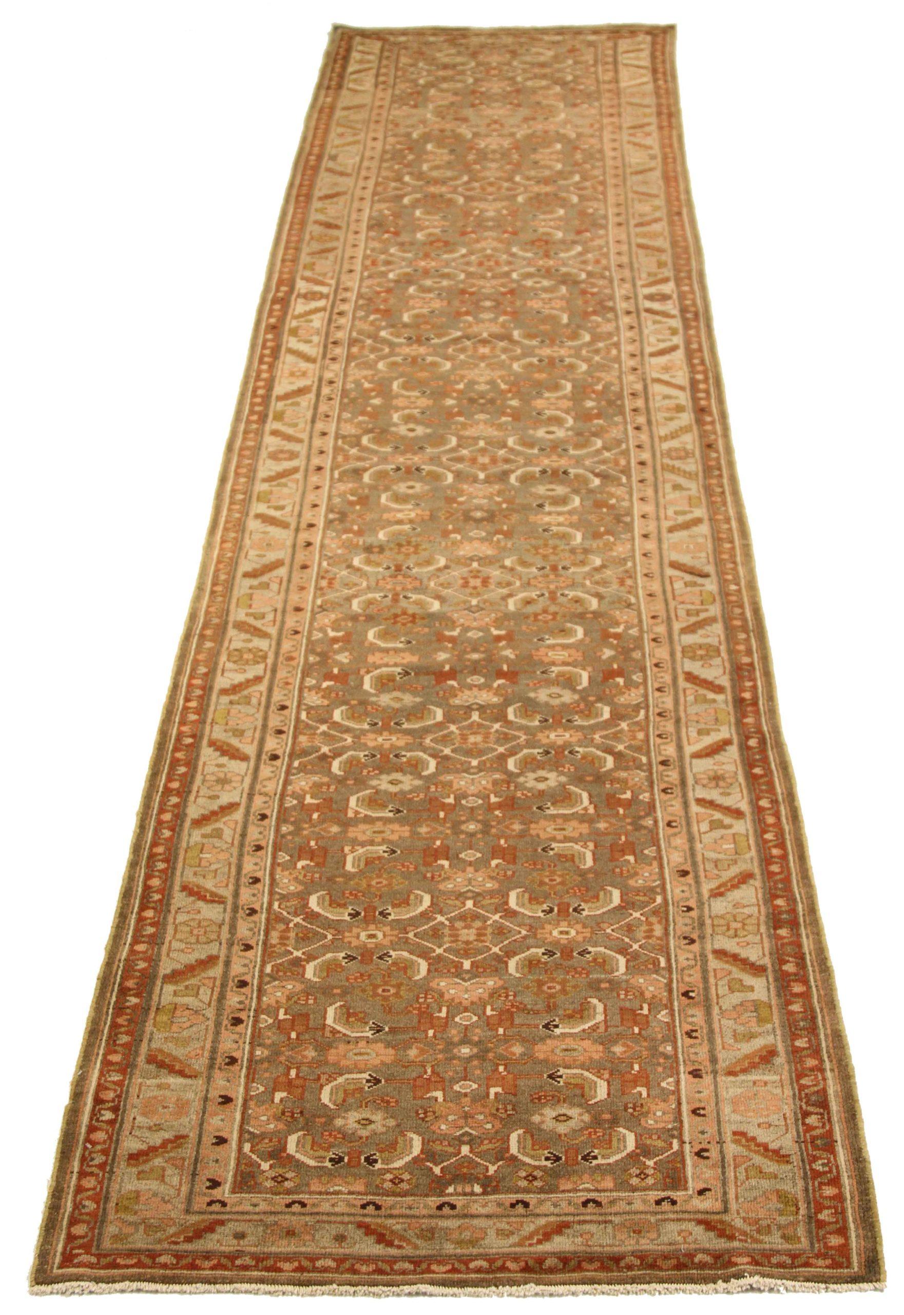 Entdecken Sie die Eleganz des persischen Teppichs Malayer mit Läufer. Dieses exklusive Design, das mit viel Liebe zum Detail entworfen wurde, ist perfekt, um Ihren Raum zu verschönern.