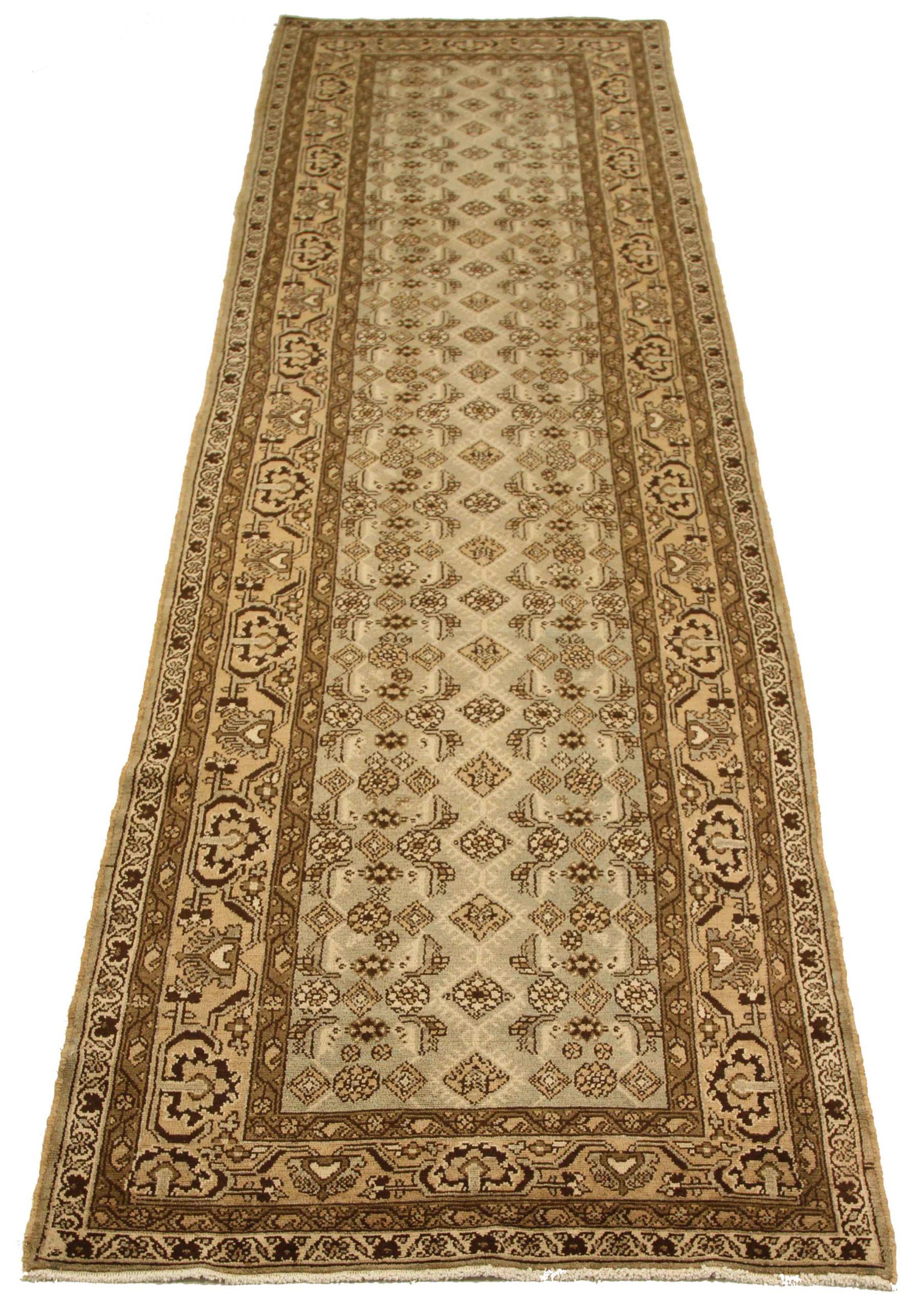 Scopri l'eleganza del tappeto persiano Malayer. Progettato con una meticolosa attenzione ai dettagli, questo design esclusivo è perfetto per valorizzare il tuo spazio.