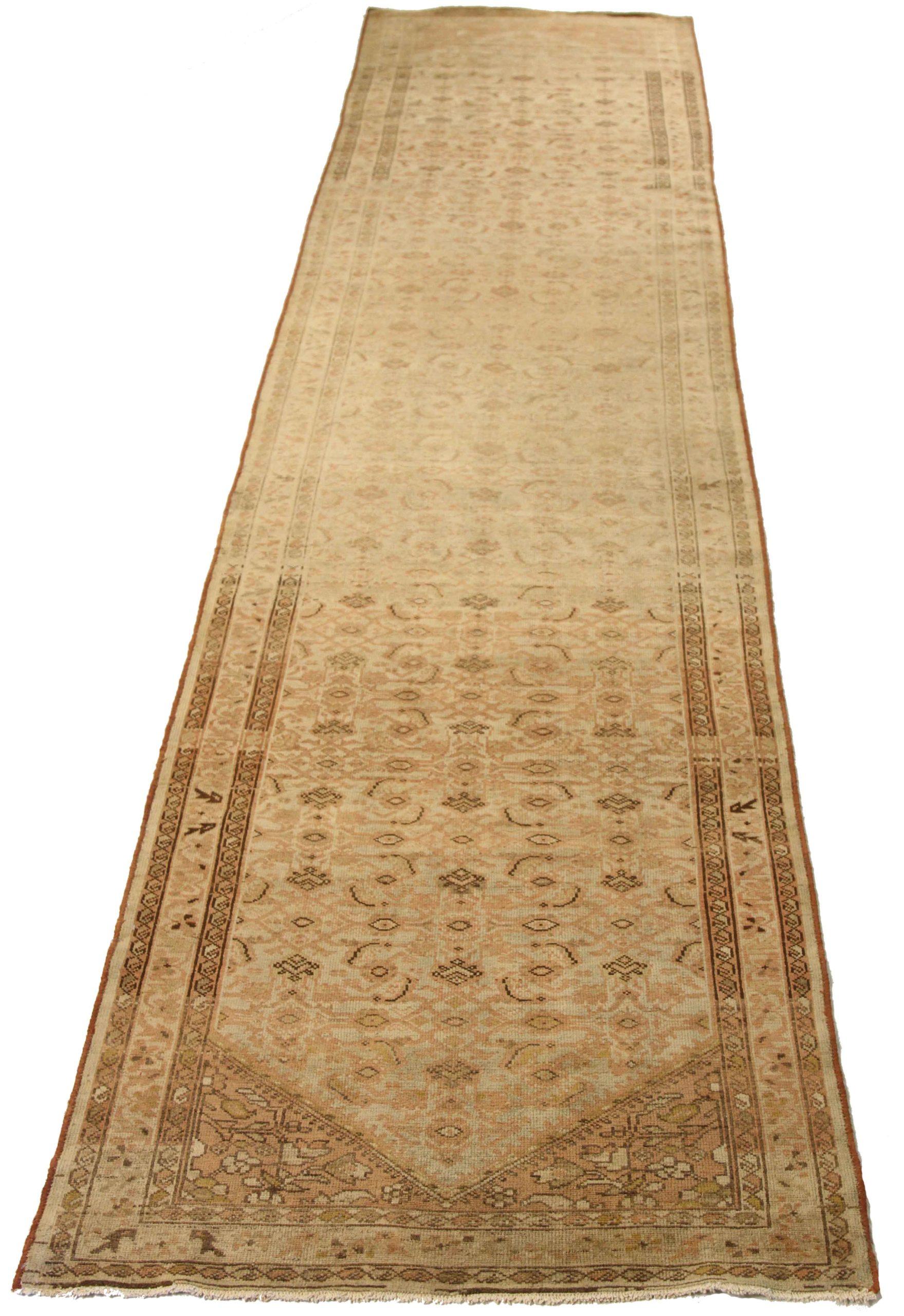 Entdecken Sie die Eleganz des persischen Teppichs Malayer mit Läufer. Dieses exklusive Design, das mit viel Liebe zum Detail entworfen wurde, ist perfekt, um Ihren Raum zu verschönern.
