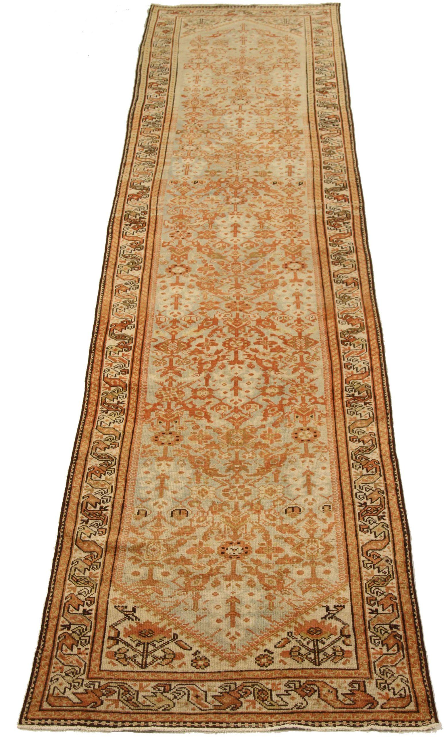 Entdecken Sie die Eleganz des persischen Teppichs Malayer mit Läufer. Dieses exklusive Design, das mit viel Liebe zum Detail entworfen wurde, ist perfekt, um Ihren Raum zu verschönern.