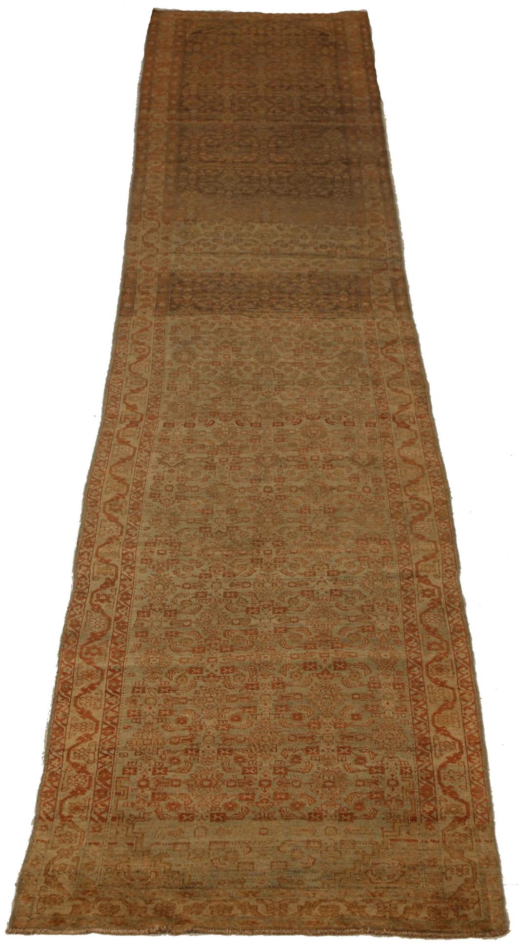 Scopri l'eleganza del tappeto persiano Malayer. Progettato con una meticolosa attenzione ai dettagli, questo design esclusivo è perfetto per valorizzare il tuo spazio.