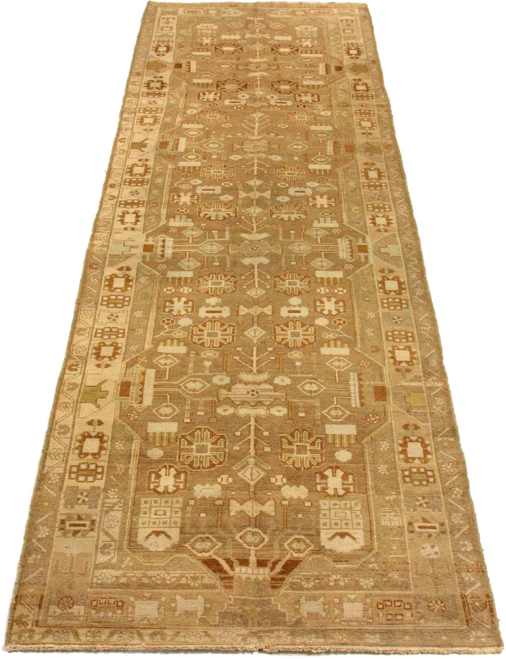 Entdecken Sie die Eleganz des persischen Malayers mit dem Läufer um 1880. Dieses exklusive Design aus Wolle und Braun-Elfenbein ist perfekt, um Ihren Raum zu verschönern.