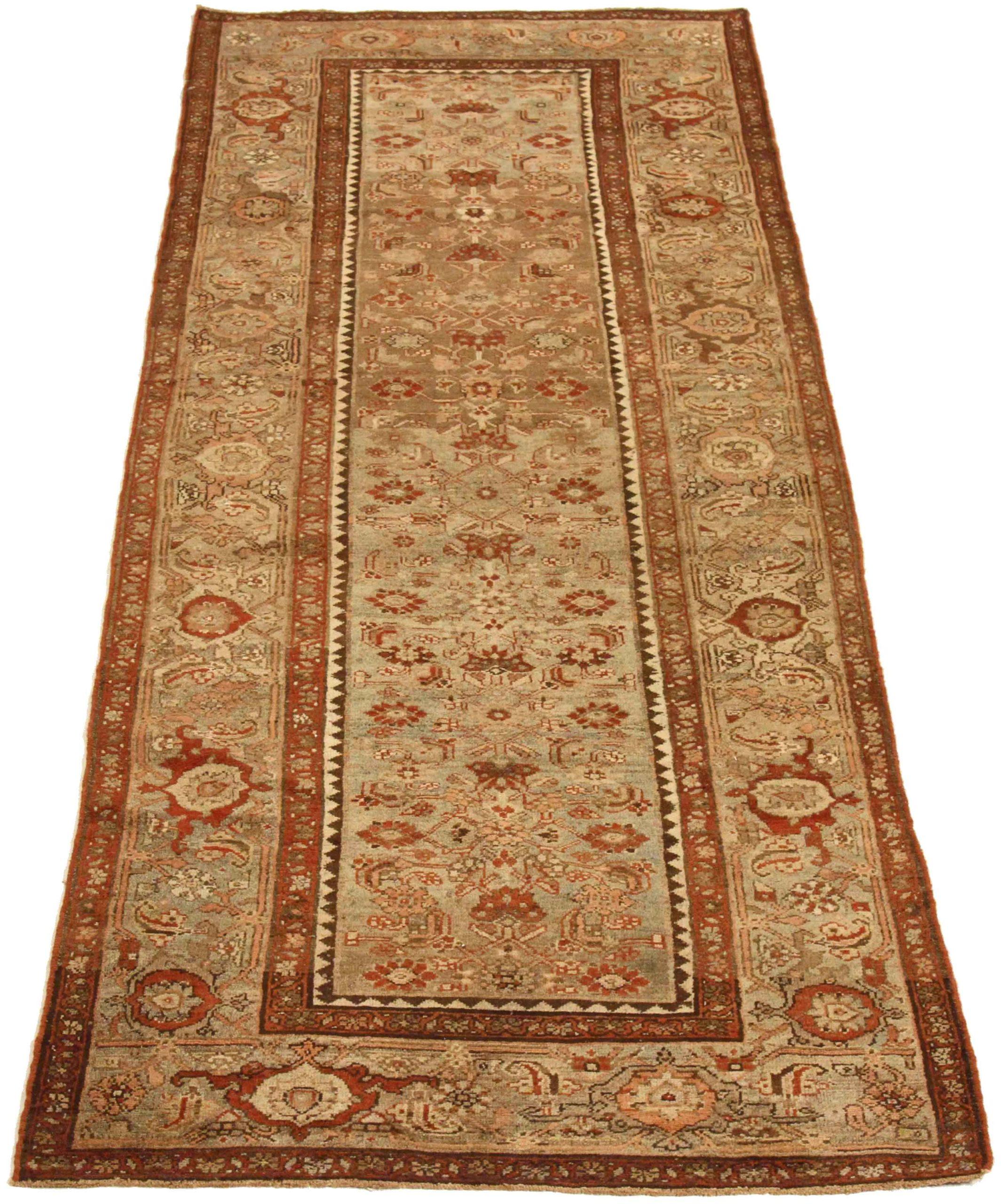 Entdecken Sie die Eleganz des persischen Malayers mit dem Läufer um 1880. Dieses exklusive Design aus Wolle und Braun-Elfenbein-Rot ist perfekt, um Ihren Raum zu verschönern.