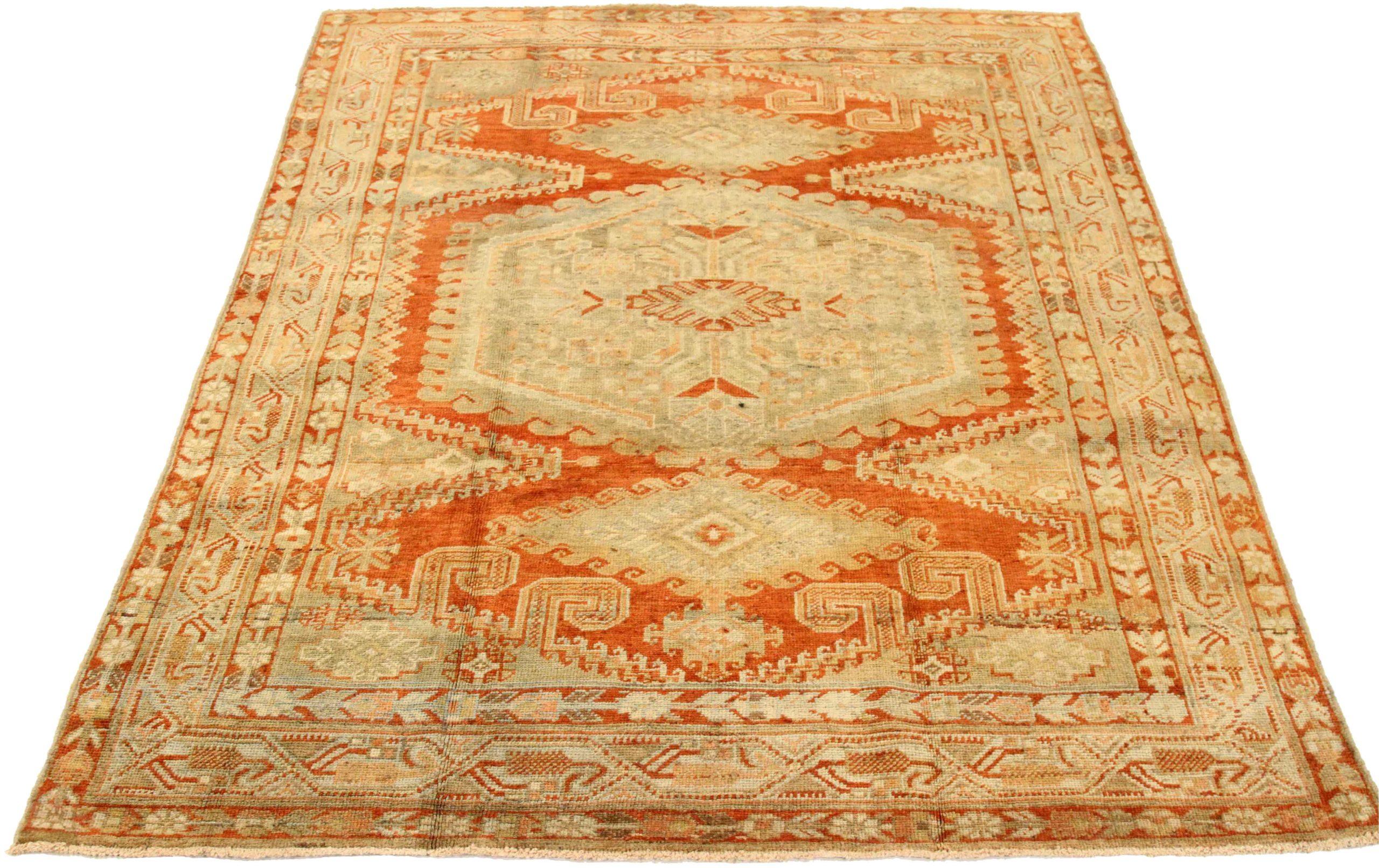 Entdecken Sie die Eleganz des persischen Malayers mit dem kleinen Teppich von CIRCA 1880. Dieses exklusive Design aus Wolle und Blau-Elfenbein-Rot ist perfekt, um Ihren Raum zu verschönern.