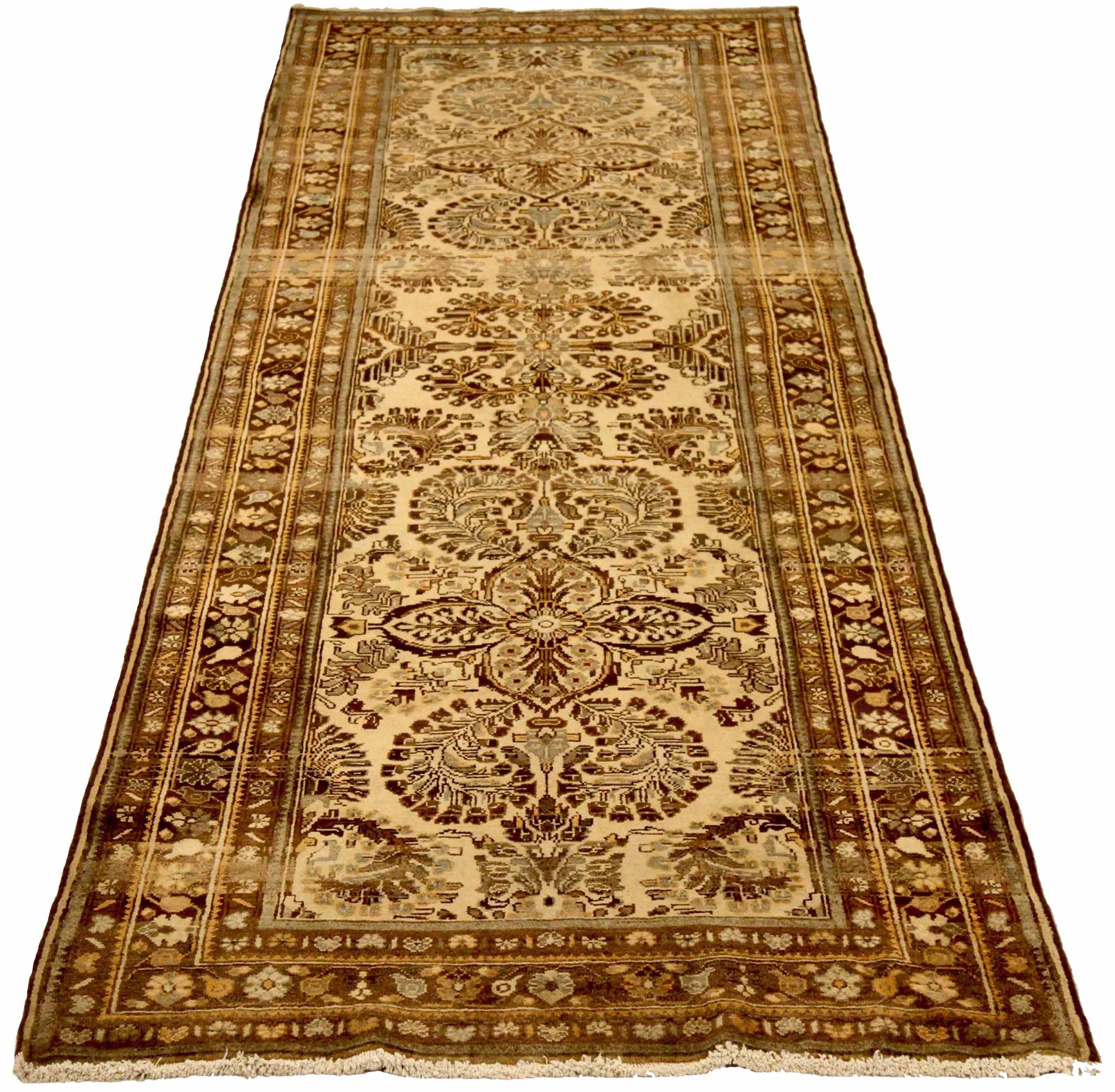 Entdecken Sie die Eleganz des persischen Malayers mit dem kleinen Teppich von CIRCA 1880. Dieses exklusive Design aus Wolle und Braun-Elfenbein ist perfekt, um Ihren Raum zu verschönern.