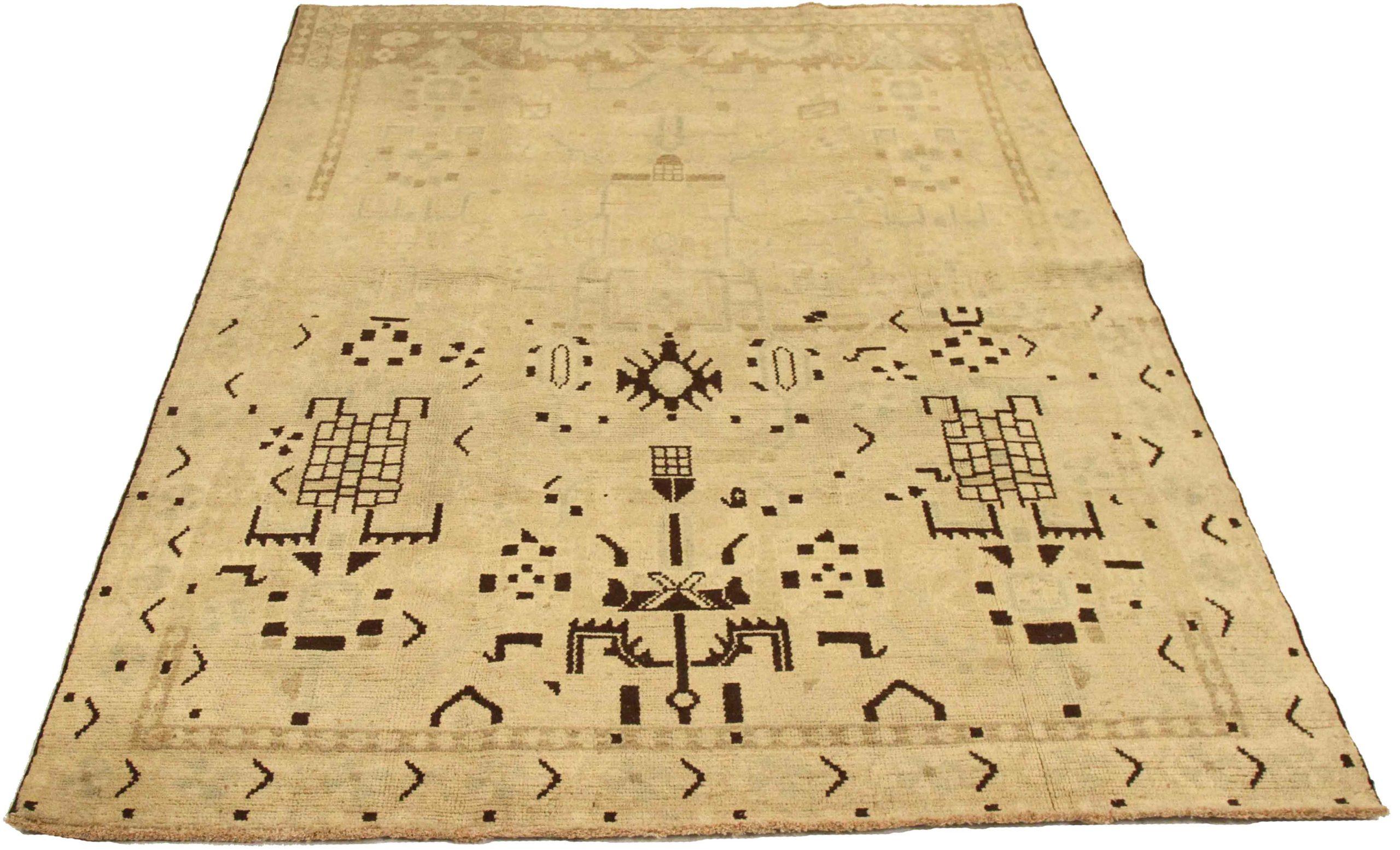 Scopri l'eleganza del tappeto persiano Malayer di piccole dimensioni del 1880 circa. Progettato in lana e marrone-avorio, questo design esclusivo è perfetto per valorizzare il tuo spazio.