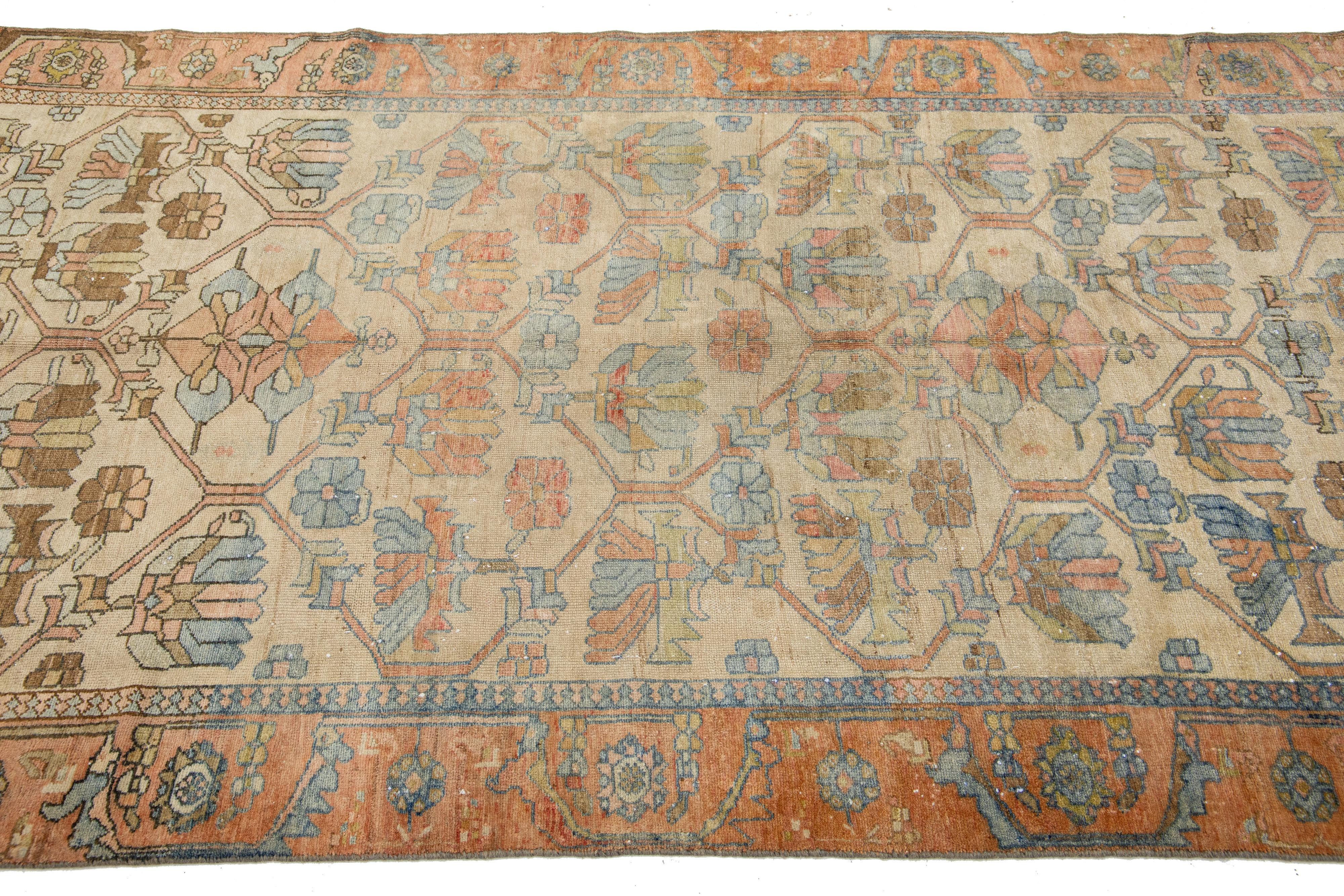 Persian Malayer Tan Wool Rug From the 1910s with Geometric Pattern In Excellent Condition For Sale In Norwalk, CT