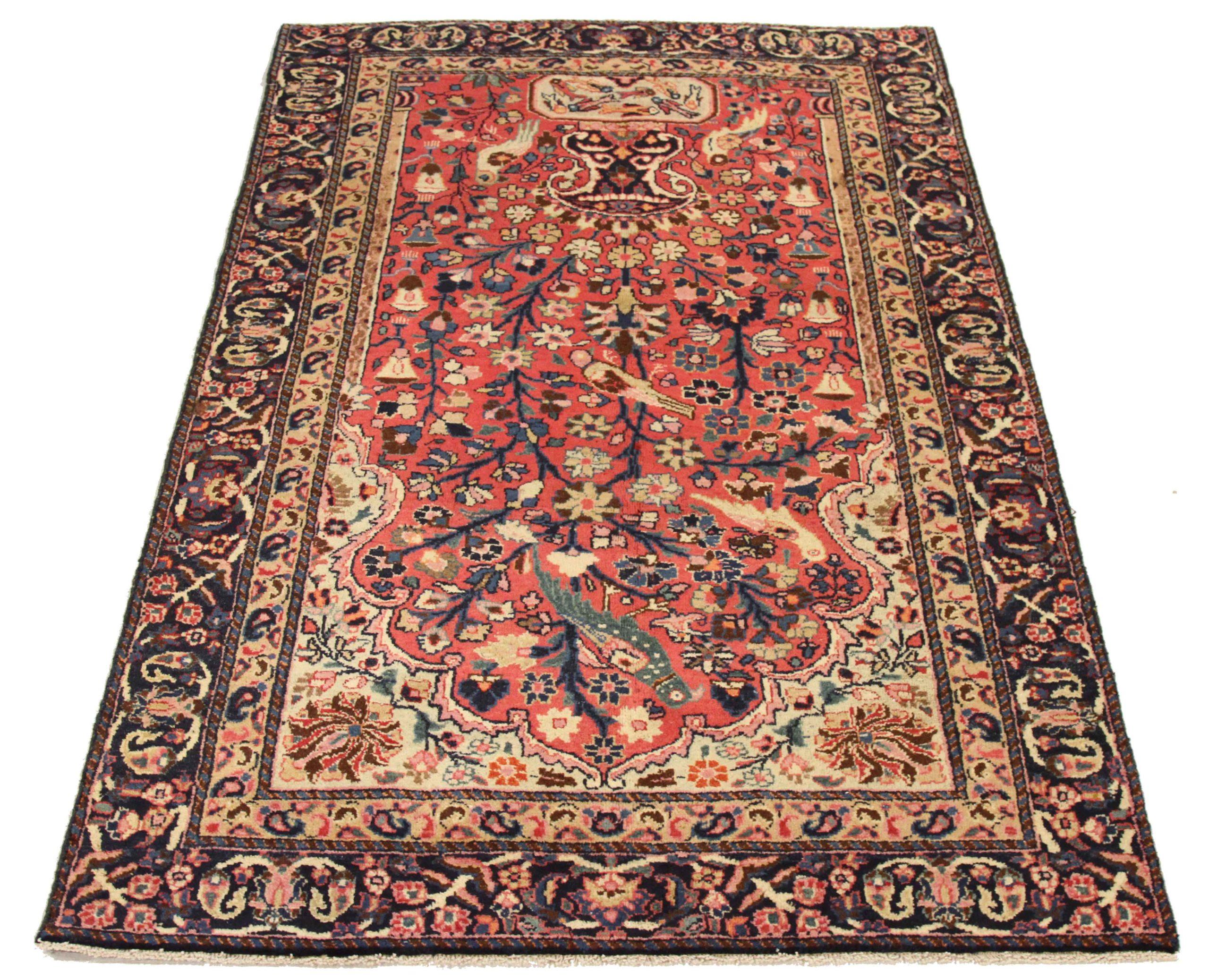 Entdecken Sie die Eleganz der persischen Mashad-Teppiche aus der Zeit um 1880. Dieses exklusive Design, das mit viel Liebe zum Detail entworfen wurde, ist perfekt, um Ihren Raum zu verschönern.