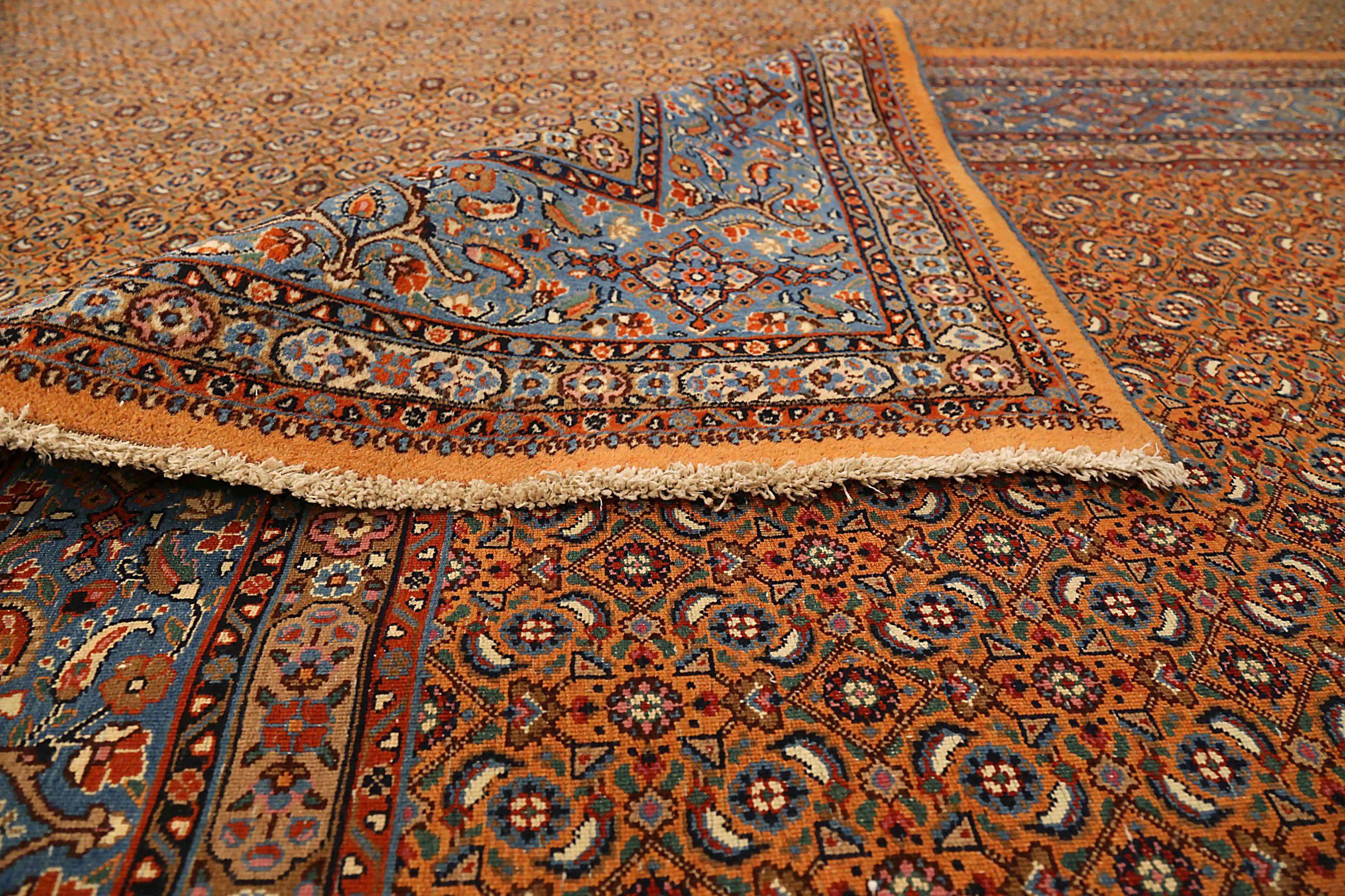 Persian Mashad Area Rugs - Wool Blue Ivory Red 73539 In Excellent Condition For Sale In Dallas, TX