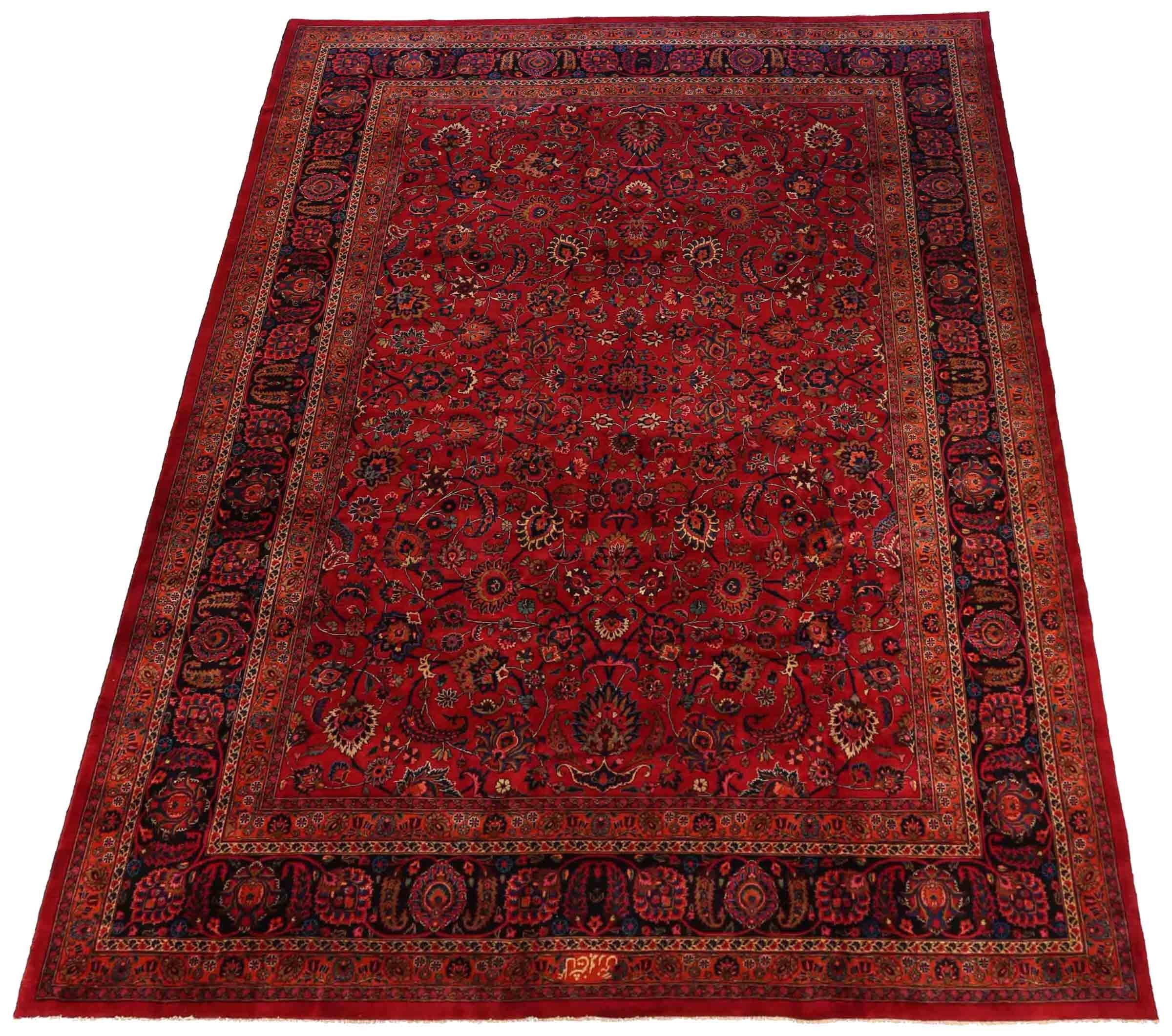 Entdecken Sie die Eleganz des persischen Mashad mit seiner wunderschönen Handwerkskunst aus der Zeit um 1880. Dieses exklusive Design, das mit viel Liebe zum Detail entworfen wurde, ist perfekt, um Ihren Raum zu verschönern.