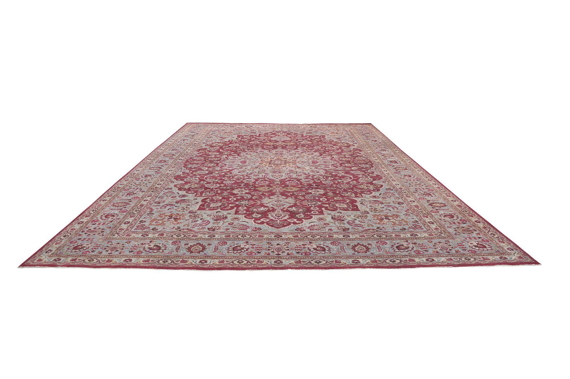 Persian Mashad Over Size Rug - Wool Red Design - 96696 In Excellent Condition For Sale In Dallas, TX