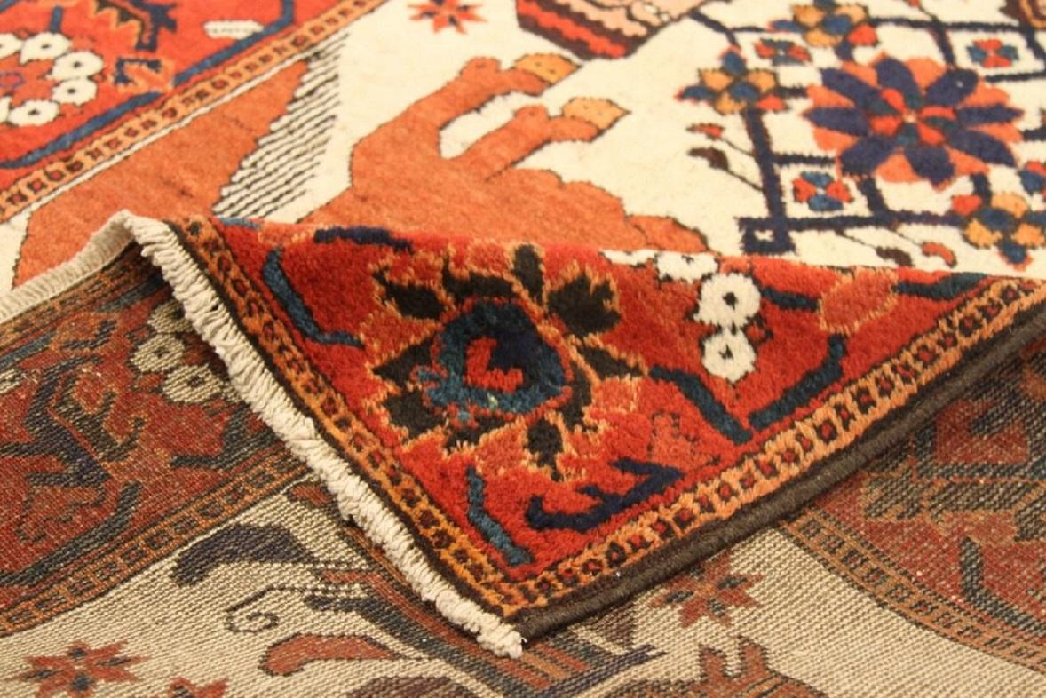 Asiatique Petit tapis persan Mashad Circa 1910 - Laine Ivoire Bleu marine Rouge 71983 en vente