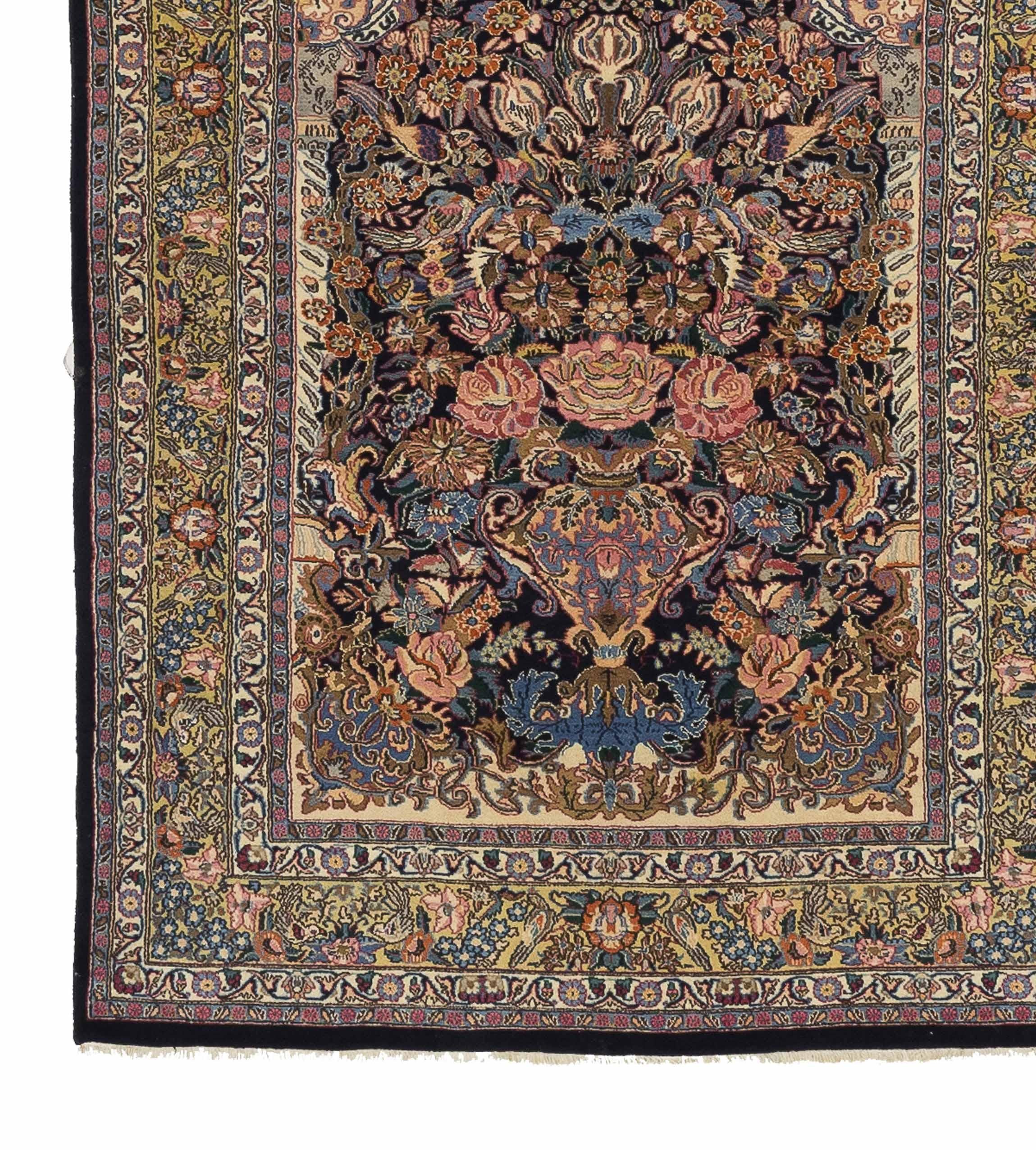 Petit tapis persan Mashad vers 1940 - Laine ivoire marine bleu jaune motif bleu-jaune - 10443 Excellent état - En vente à Dallas, TX