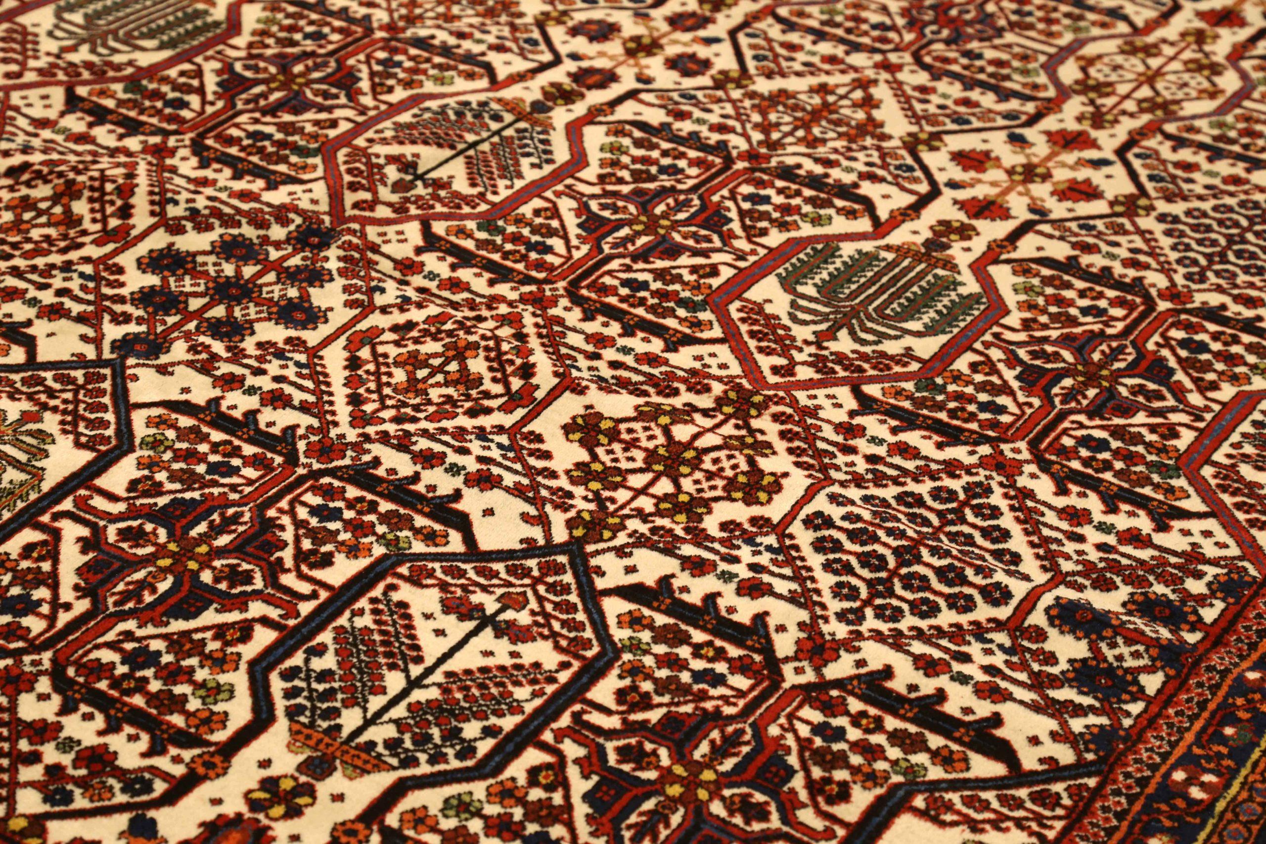 Asian Persian Maymeh Area Rugs Circa 1940 - Wool Ivory Navy Blue Red 73718 For Sale