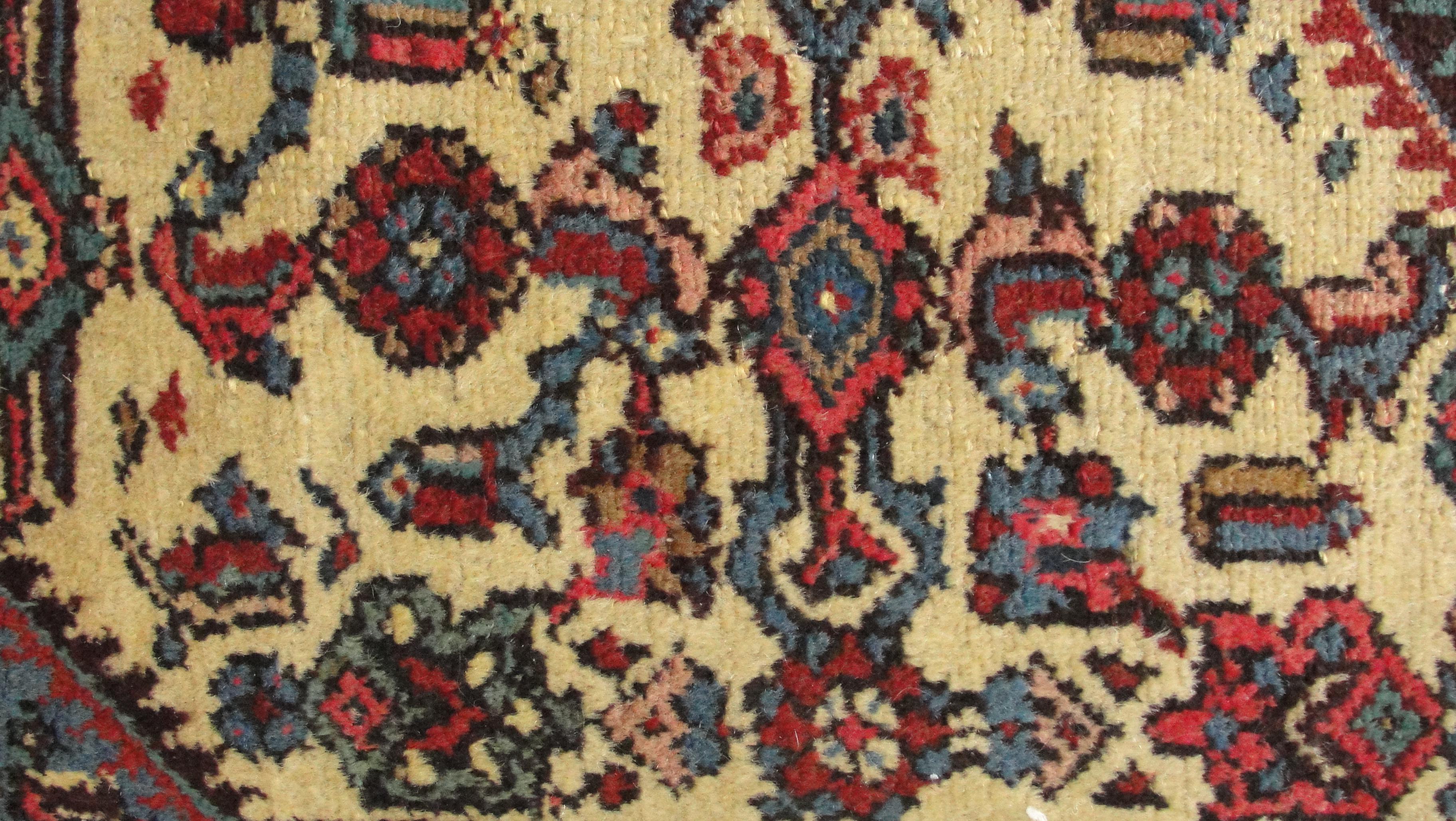 Persian Melayer Rug In Good Condition In Evanston, IL