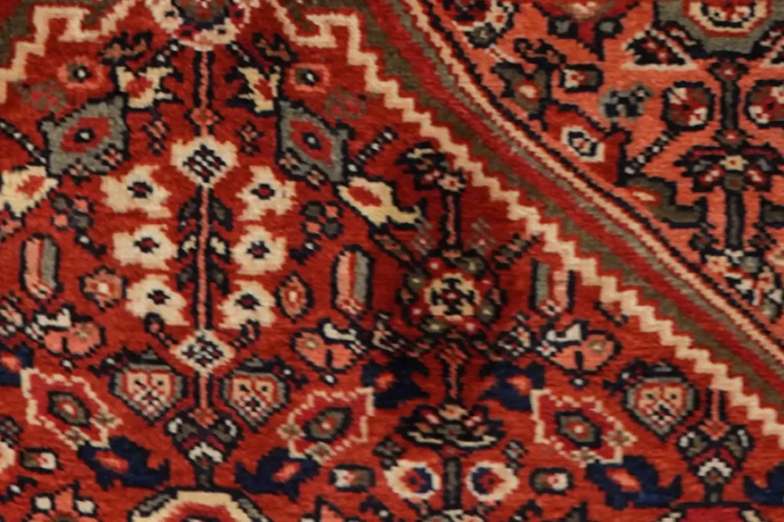 20ième siècle Tapis persan Meshkabad - Red Navy Ivory en vente