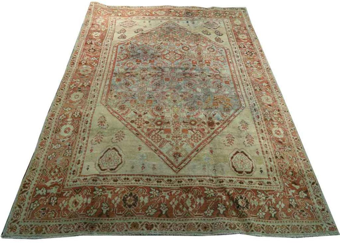 Scopri l'eleganza dei tappeti persiani Meshkabad, caratterizzati da tappeti d'area CIRCA 1880. Progettato con una meticolosa attenzione ai dettagli, questo design esclusivo è perfetto per valorizzare il tuo spazio.