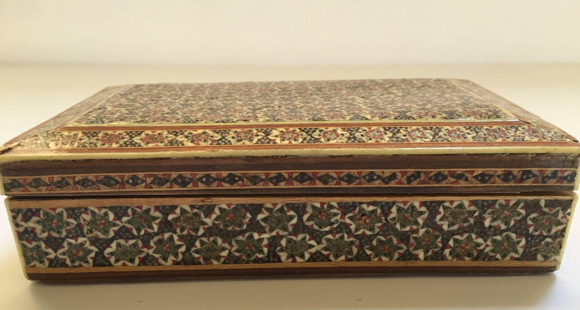 Mikro-Mosaik-Schachtel aus Persien (Handgefertigt) im Angebot