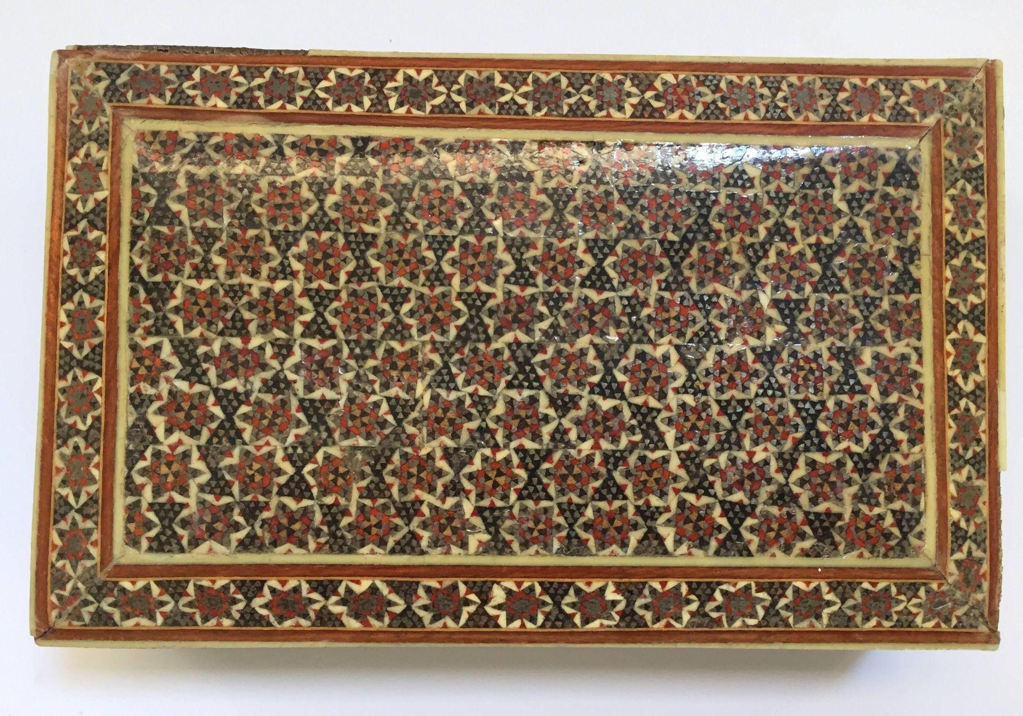 Mikro-Mosaik-Schachtel aus Persien im Zustand „Gut“ im Angebot in North Hollywood, CA