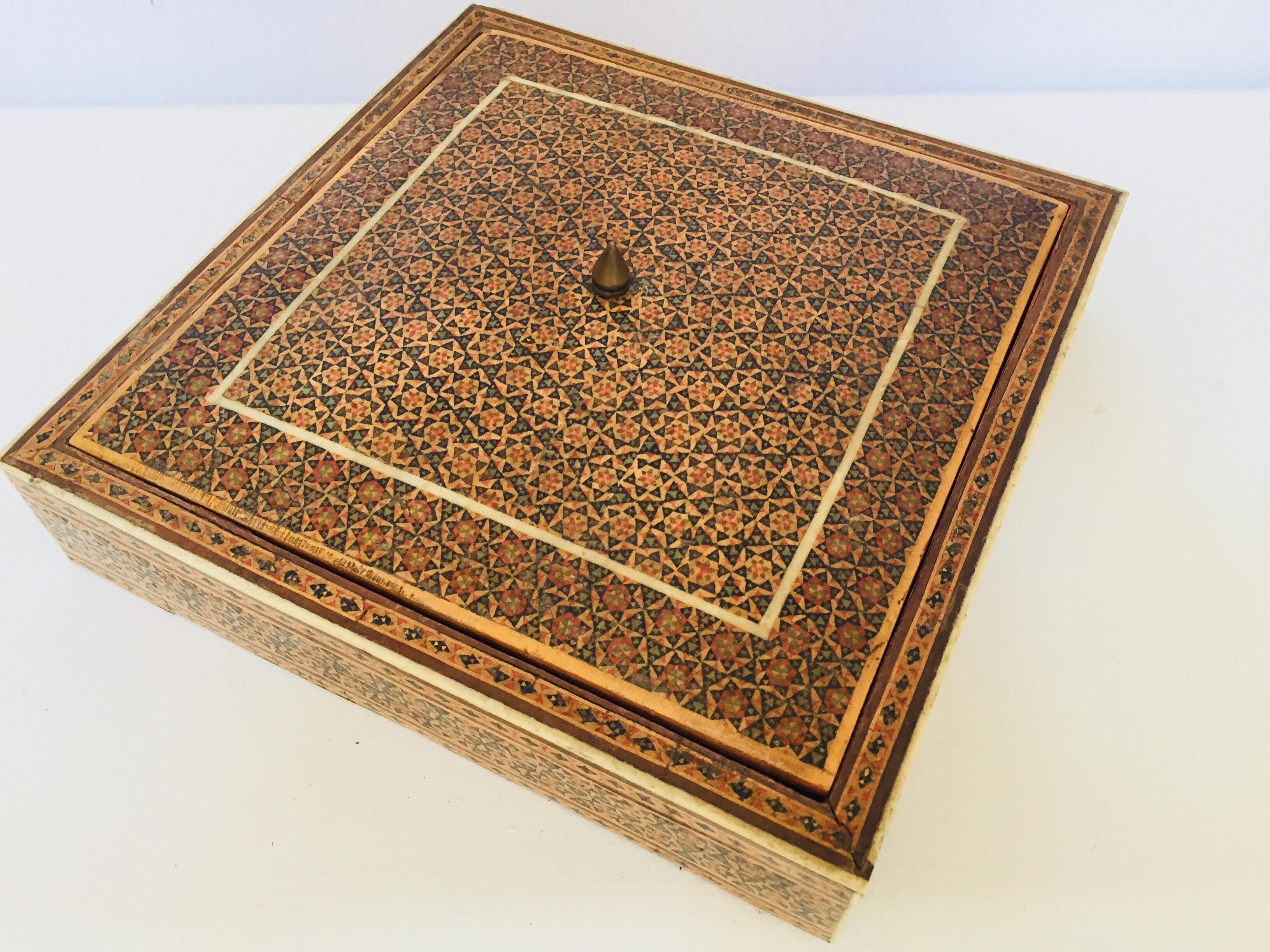 Moorish Micro Sadeli Mosaic Inlaid Jewelry Box In Good Condition In North Hollywood, CA