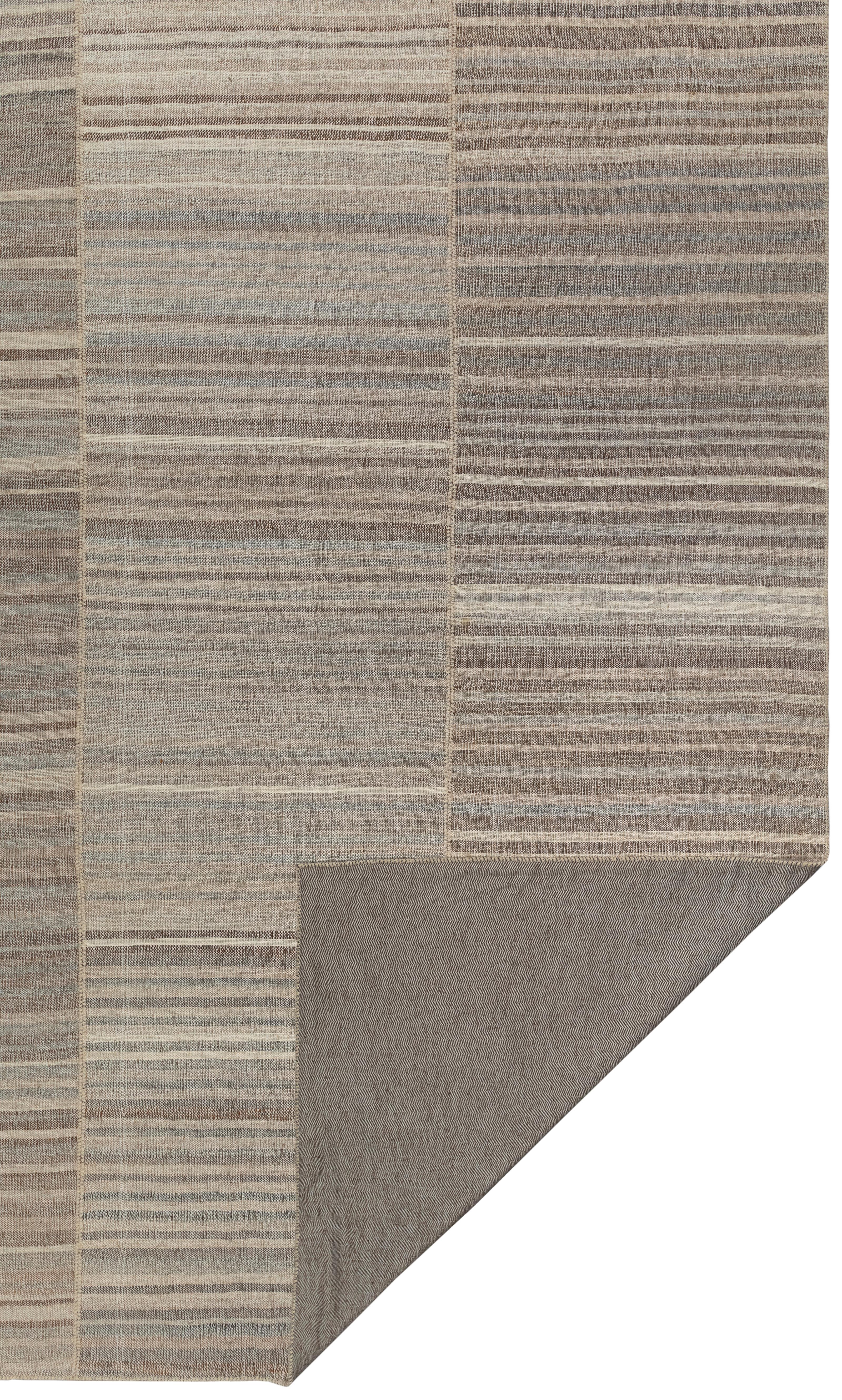 Persian Minimalist Flat Weave Rug – Neutral Stripes, Hand-Spun, Vegetable Dye For Sale 5