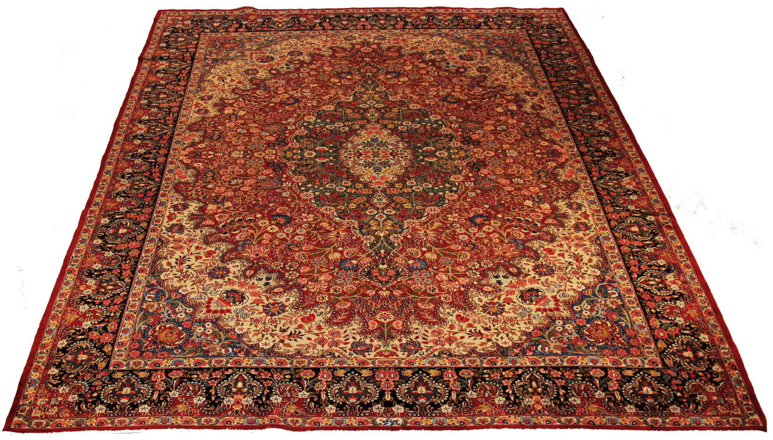Entdecken Sie die Eleganz von Persian Mood mit seiner wunderschönen Handwerkskunst aus der Zeit um 1880. Dieses exklusive Design, das mit viel Liebe zum Detail entworfen wurde, ist perfekt, um Ihren Raum zu verschönern.