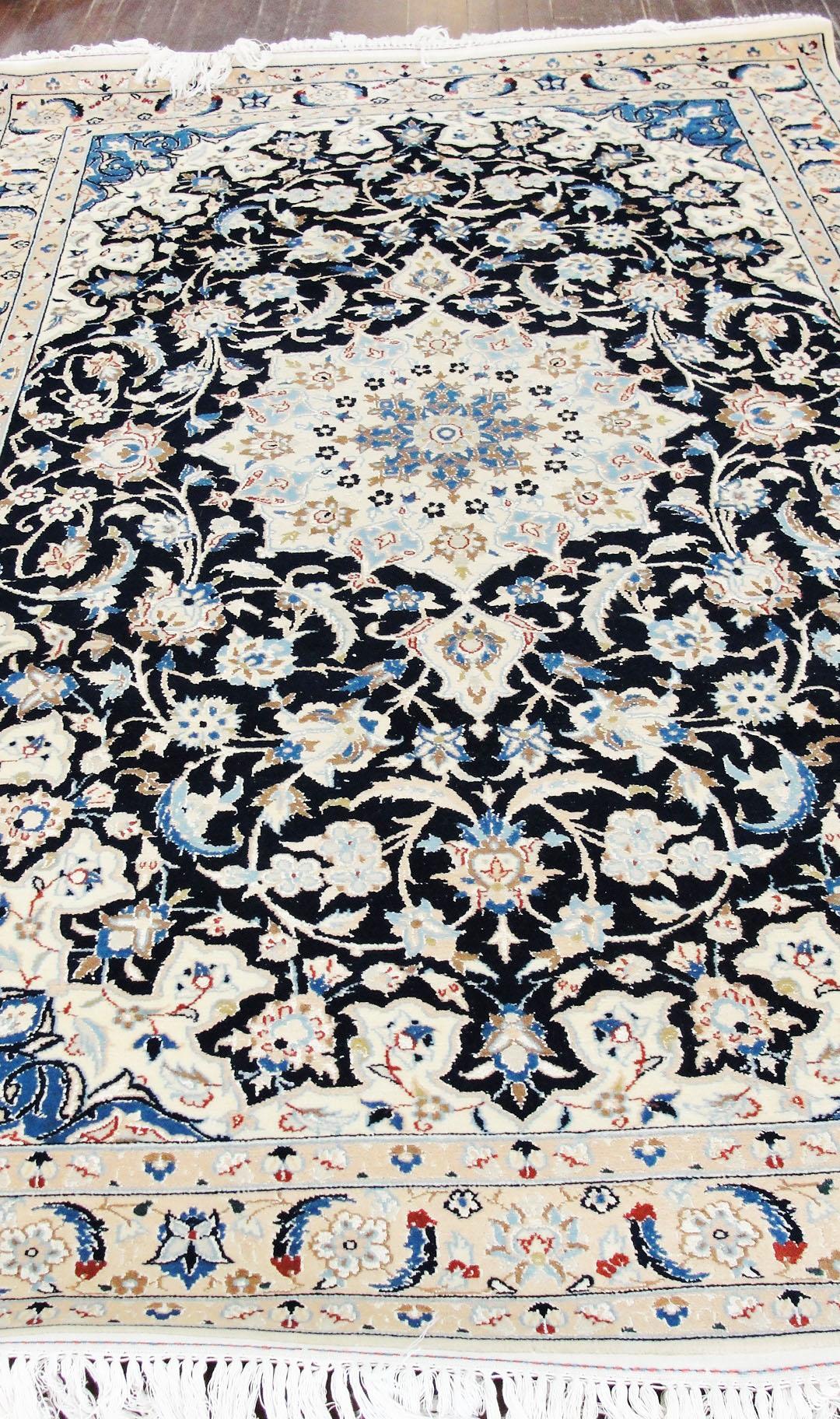 Hand-Knotted Persian Nain Carpet, woo & Silk, 5'2
