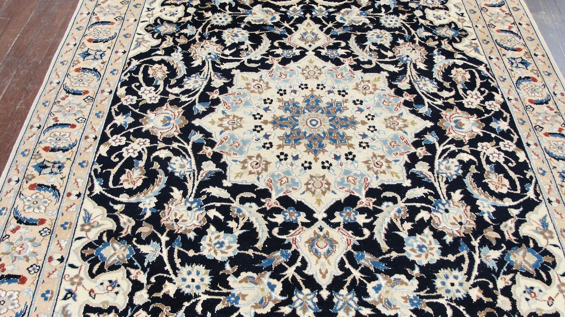 Persian Nain Carpet, woo & Silk, 5'2
