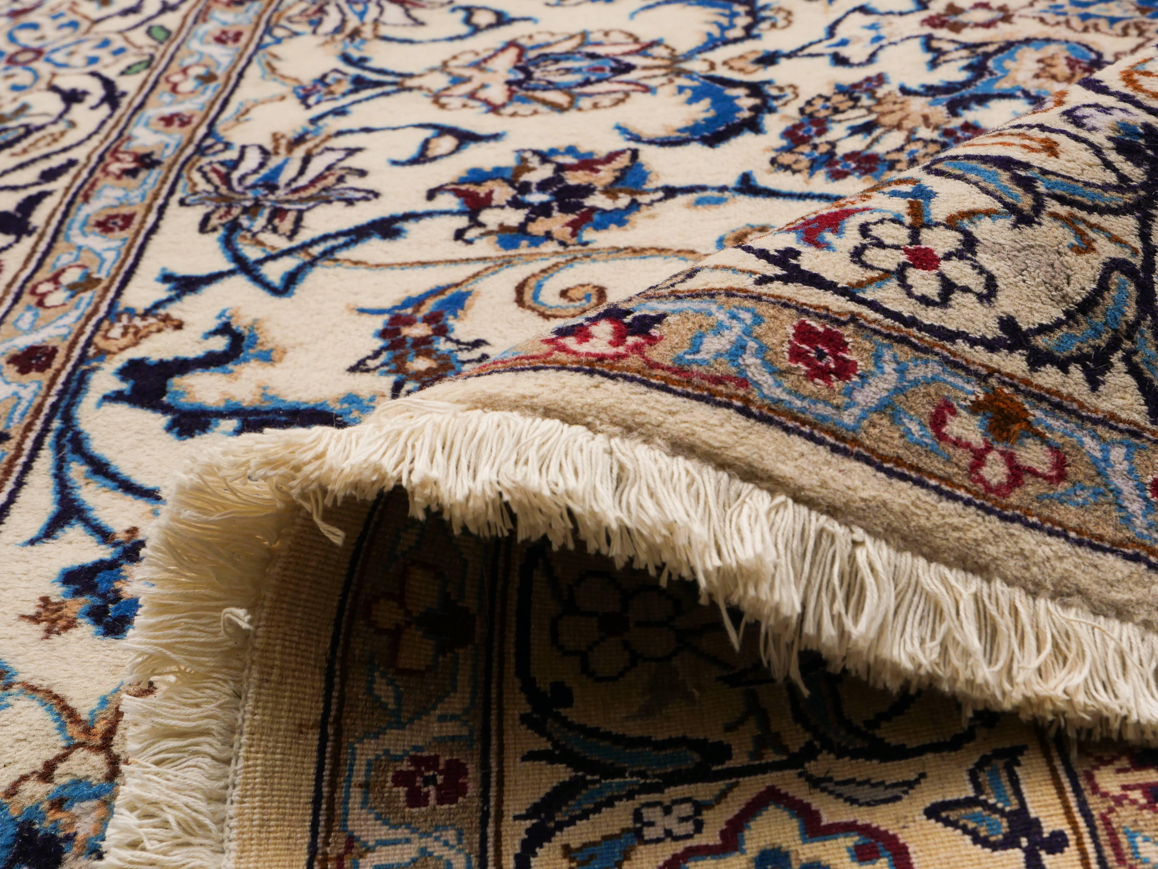 Persian Nain 290 x 190cm c. 9.5 by 6.2 feet For Sale 3