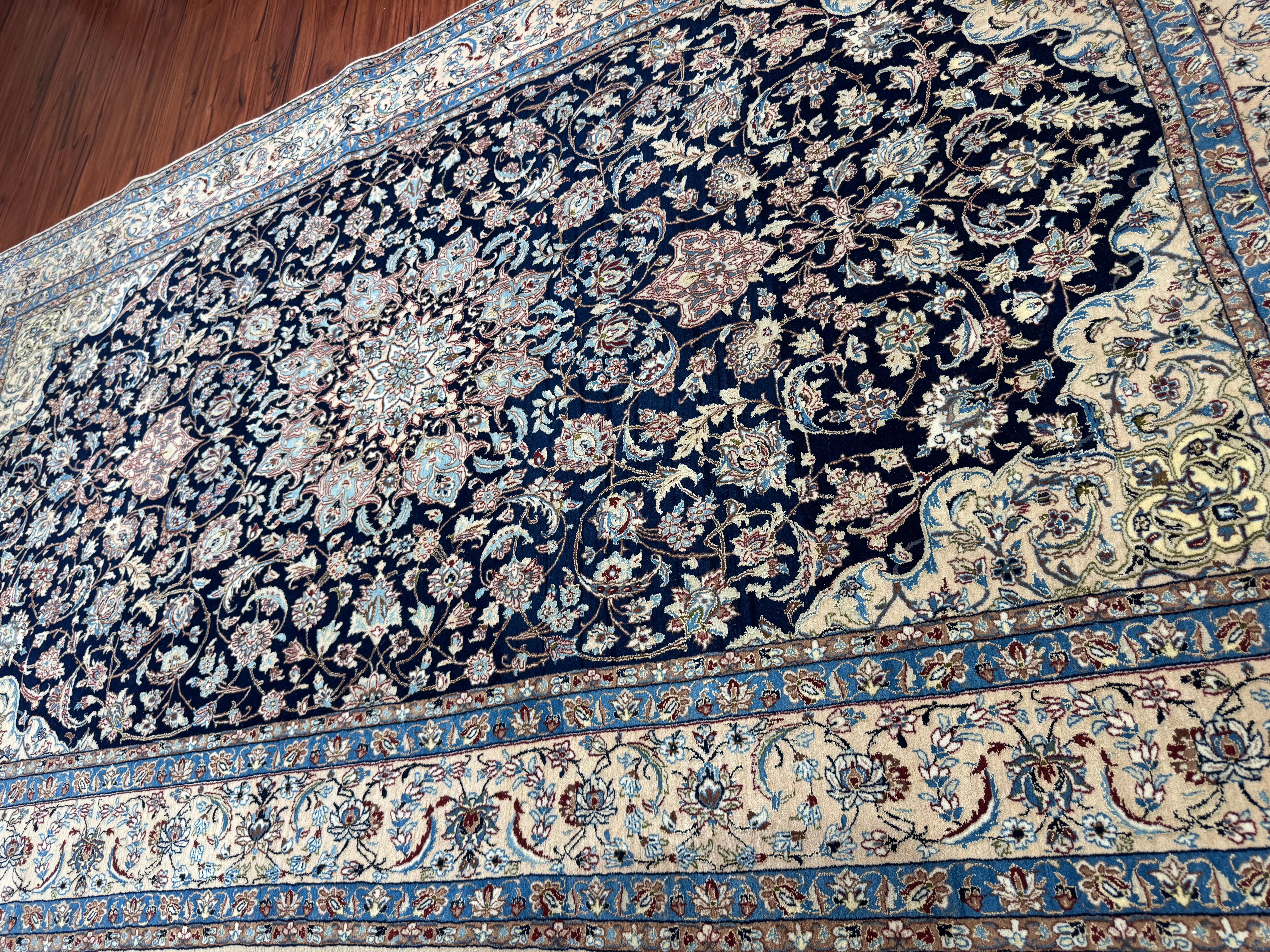 Persischer Nain-Teppich im Angebot 2