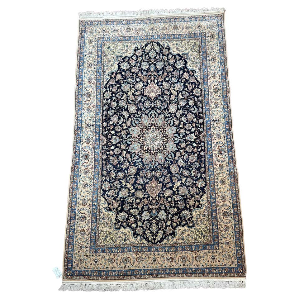 Persian Nain Rug Round For Sale at 1stDibs