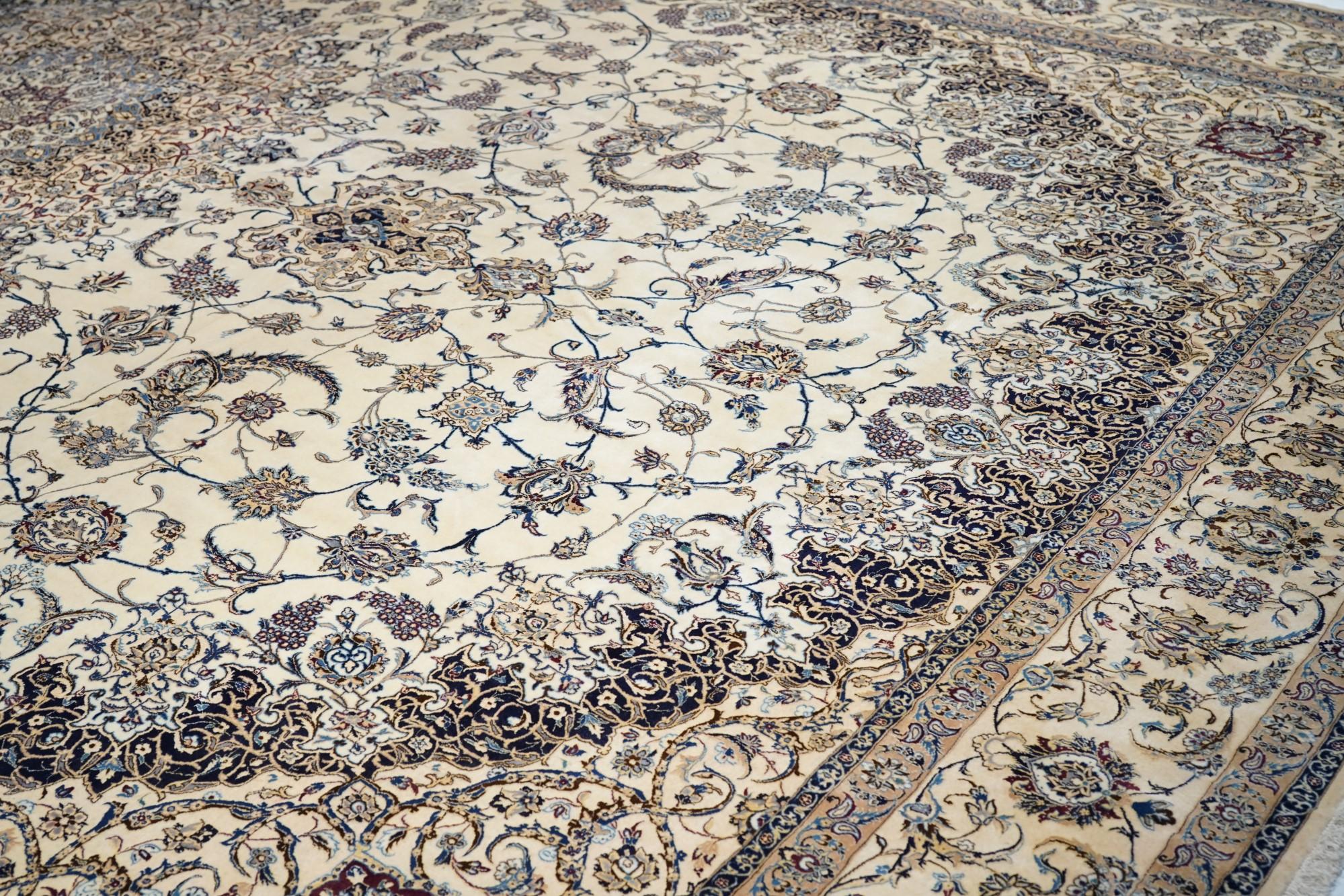Persian Nain (Wool / Silk) Rug 12'9'' x 19'10'' For Sale 3
