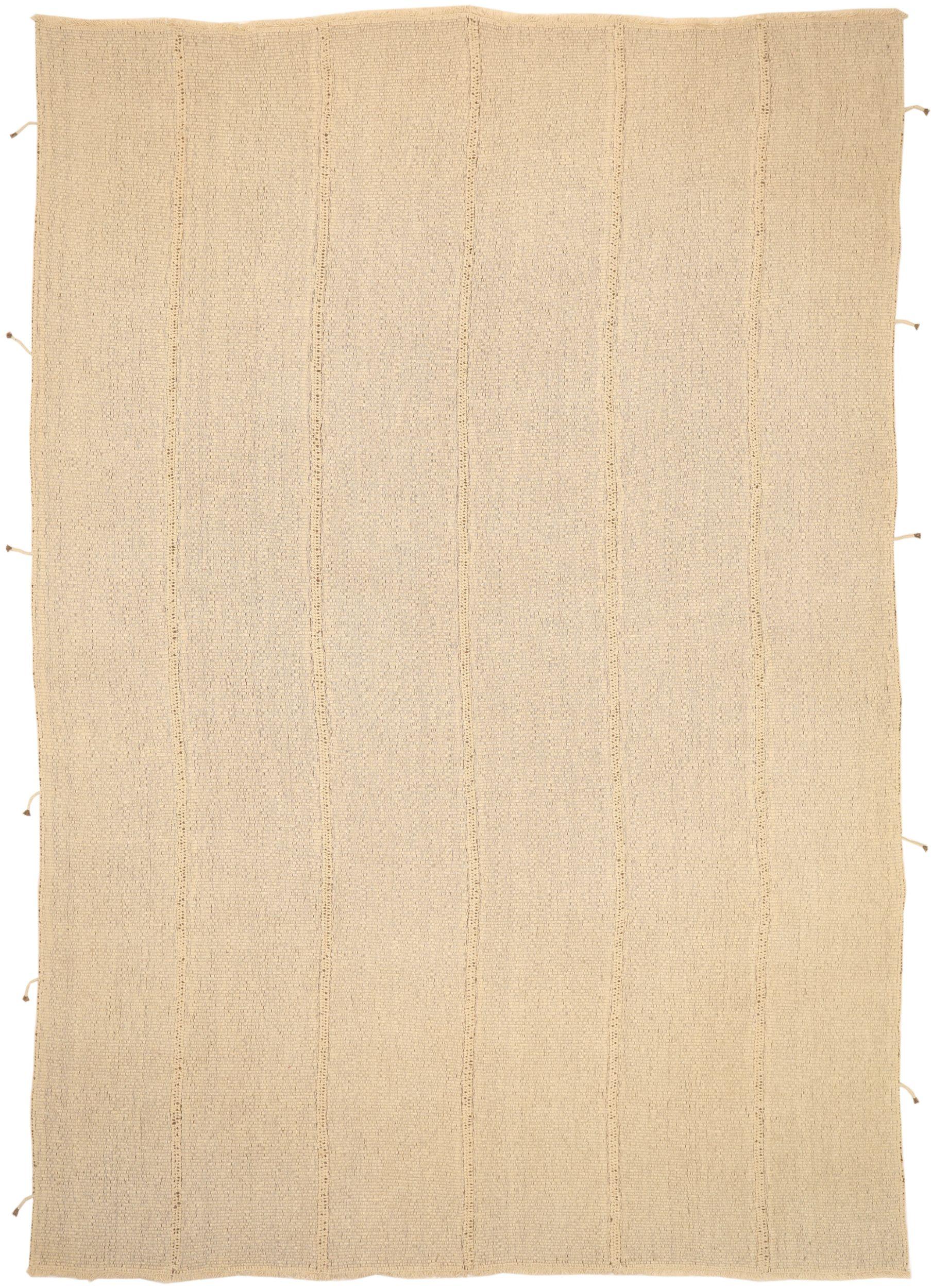 Entdecken Sie die Eleganz der Persian Natural Collection mit den Area Rugs von Circa 1990. Dieses exklusive Design aus Wolle und Elfenbein ist perfekt, um Ihren Raum zu verschönern.