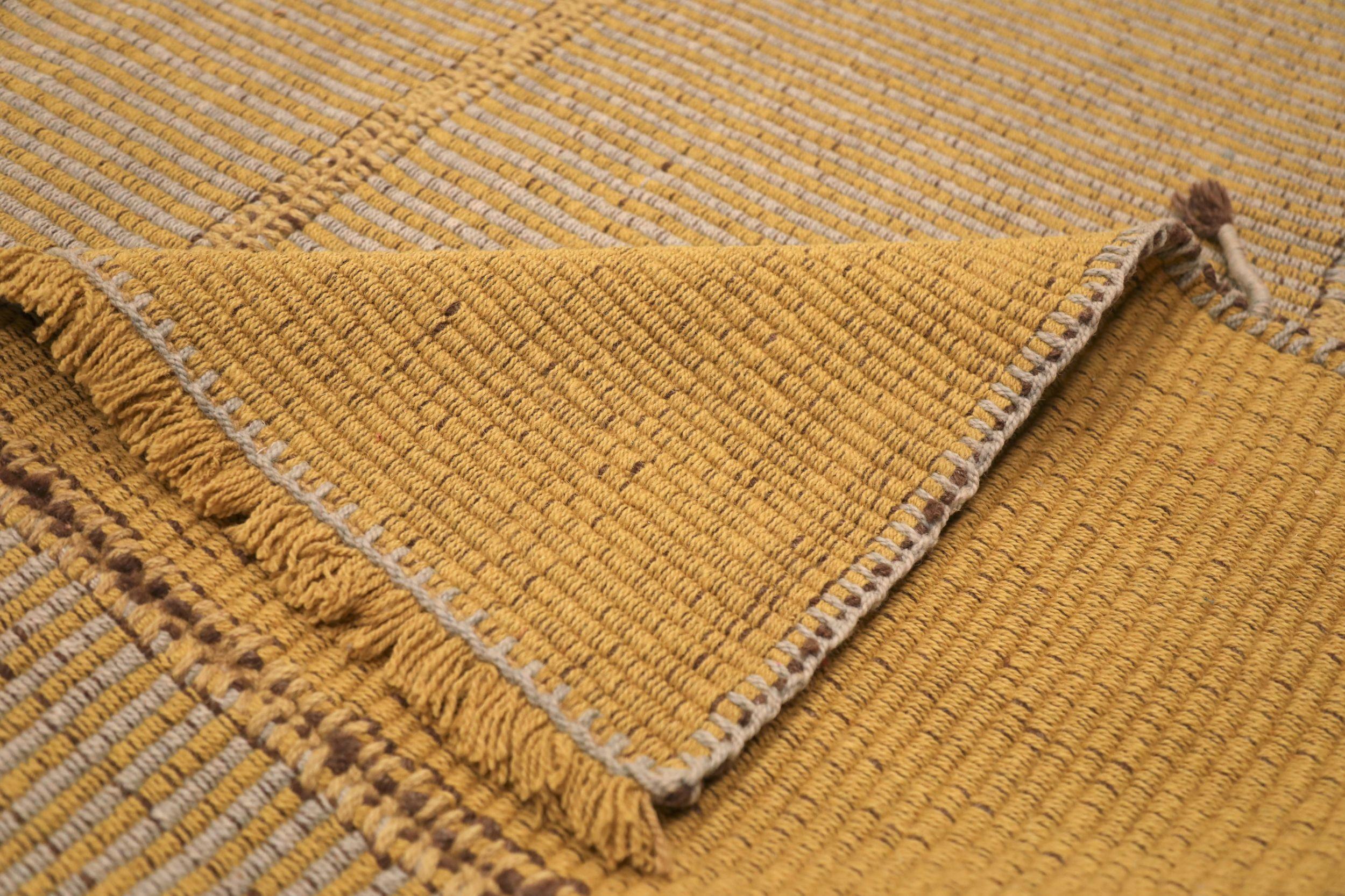 20ième siècle Tapis de la collection naturelle persane, motif jaune laine - 93780 en vente