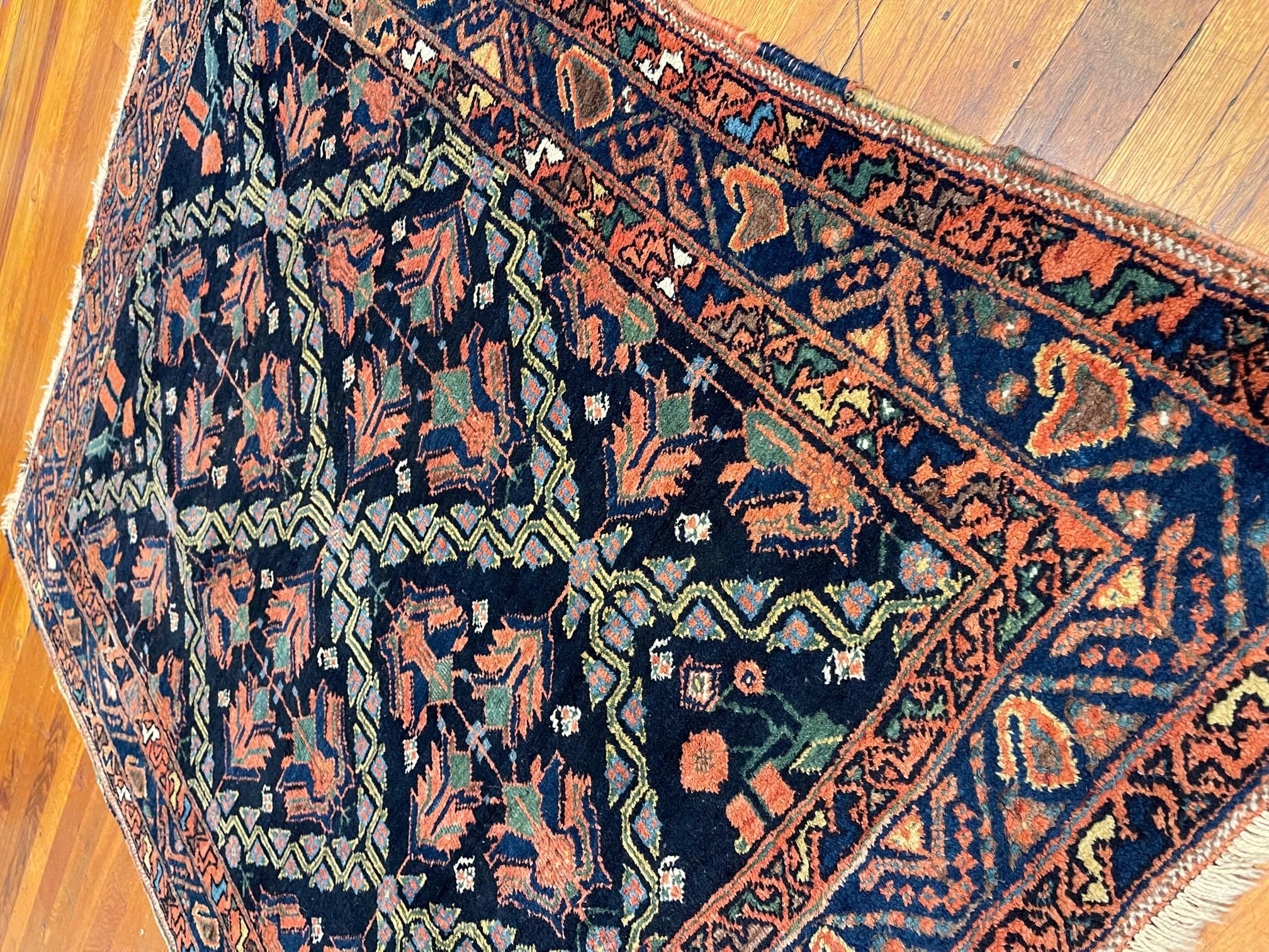Persischer handgeknüpfter antiker blauer Mauve-Stammesteppich aus dem Nordwesten, um 1930 (Wolle) im Angebot