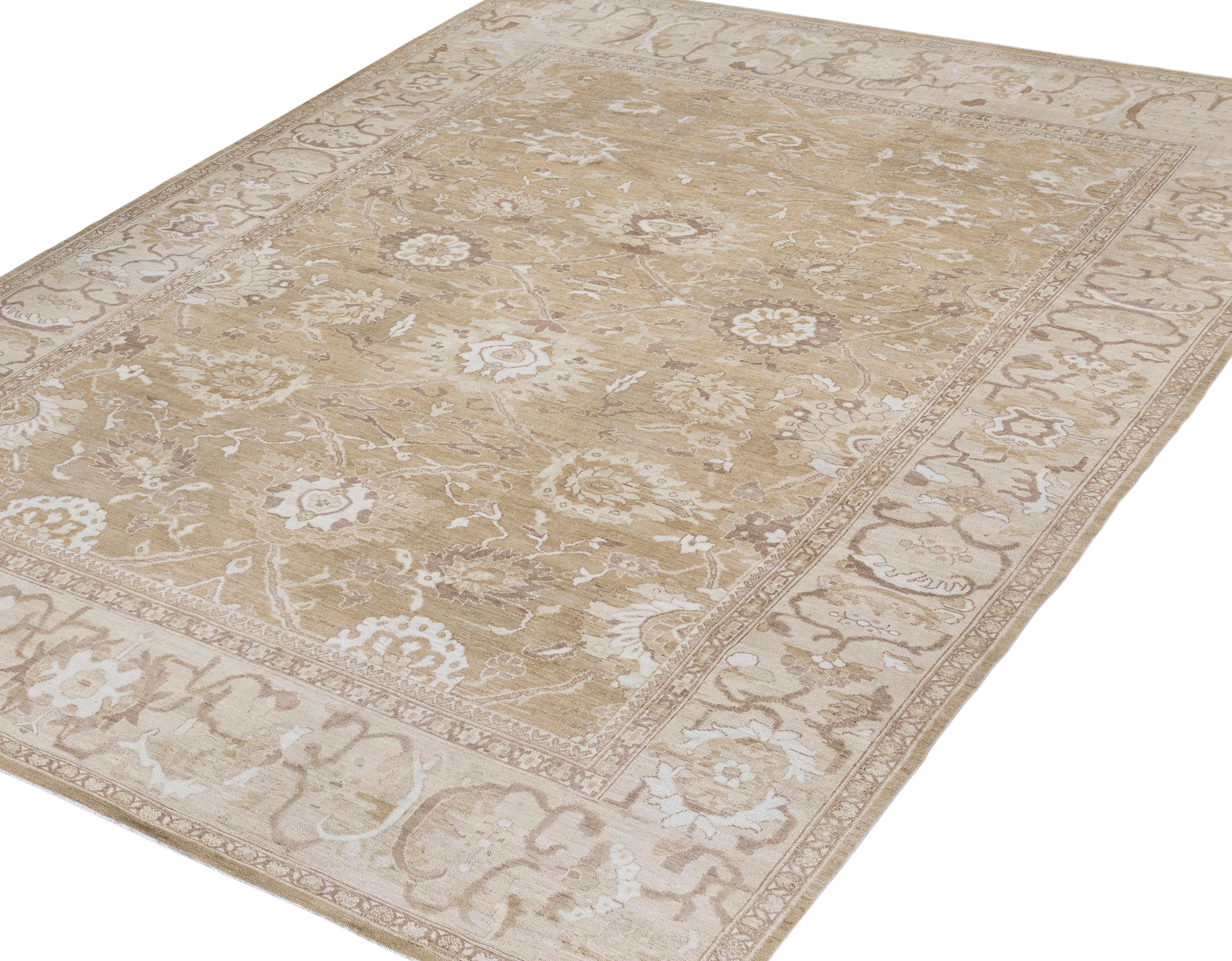 Perse Persian Olive-Green Ziegler Sultanabad style Rug in Organic Dyes, Hand-Spun Wool en vente
