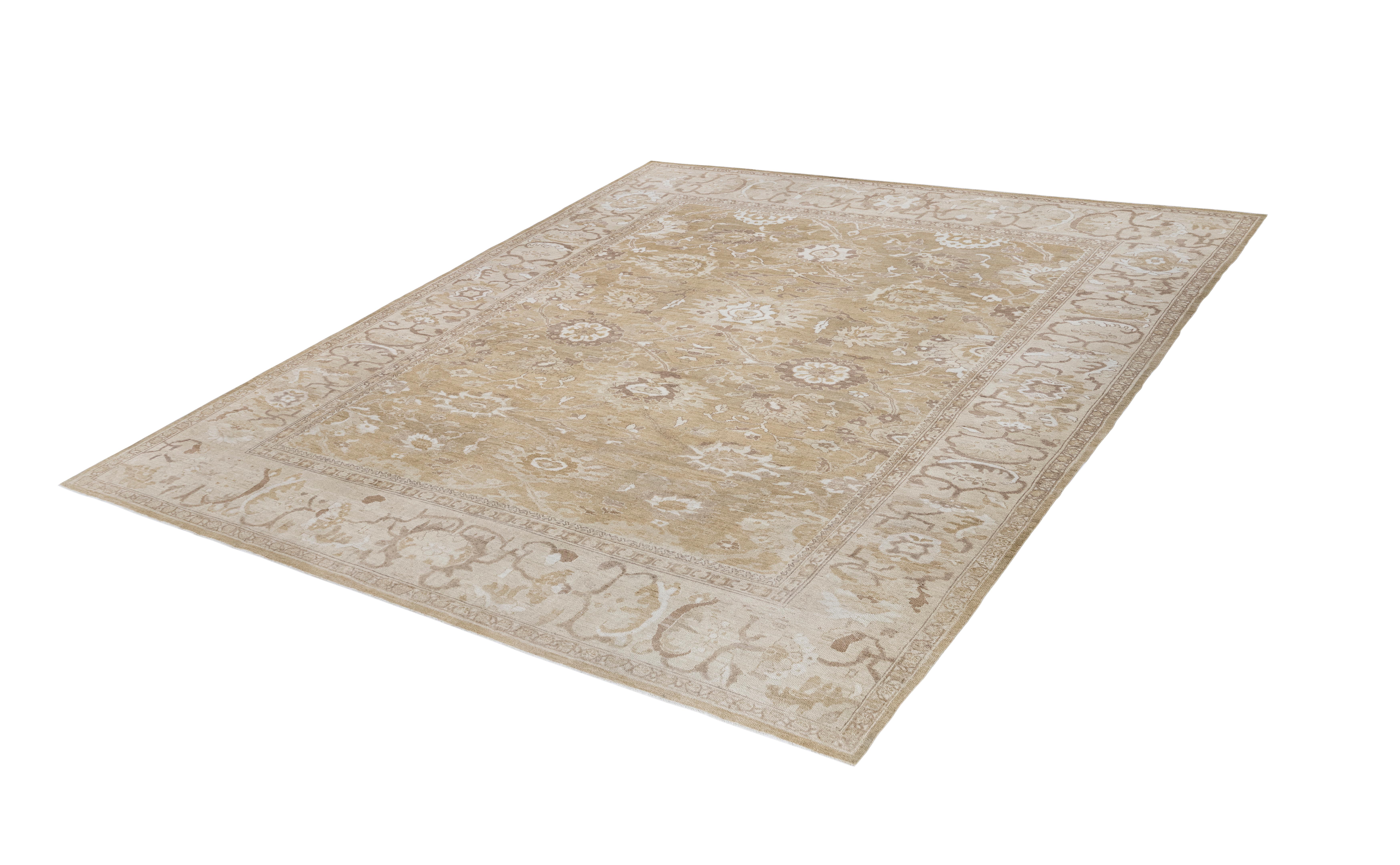 Persian Olive-Green Ziegler Sultanabad style Rug in Organic Dyes, Hand-Spun Wool Neuf - En vente à New York, NY