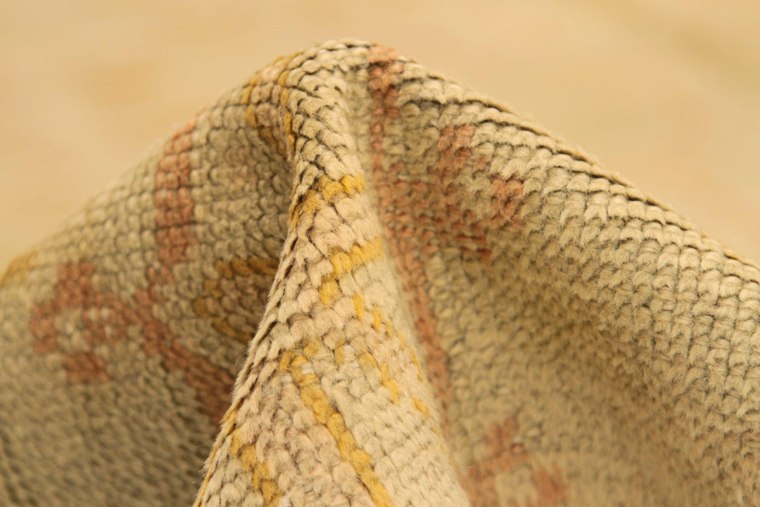 20ième siècle Tapis persan Oushak Circa 1910 - Laine Ivoire Orange Jaune 73197 en vente