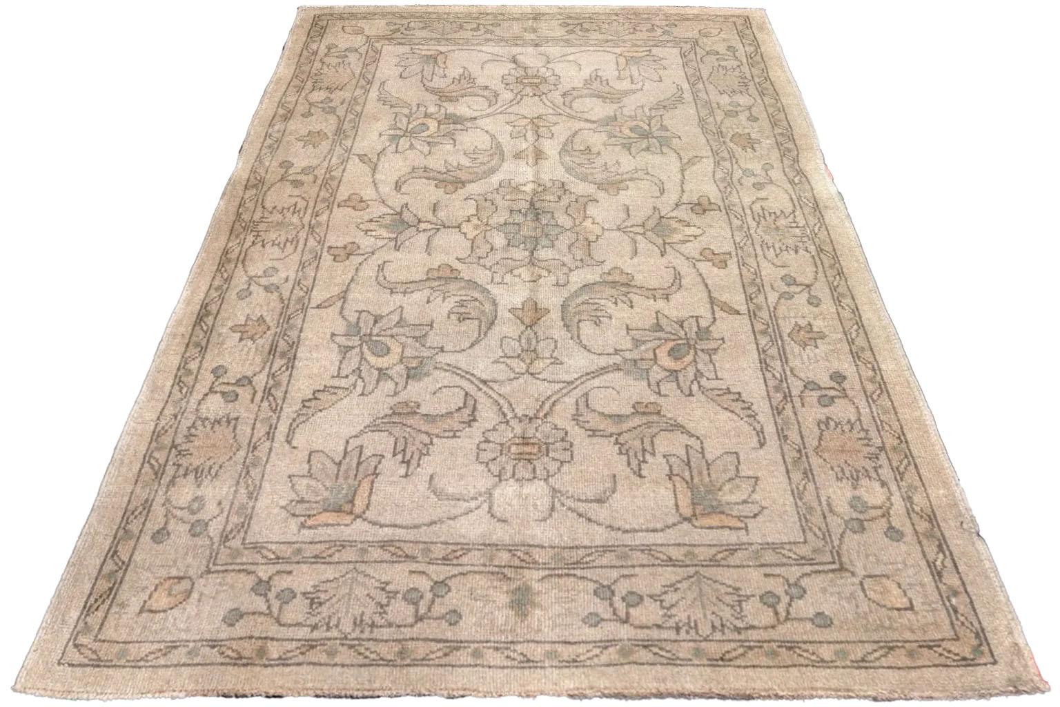 Persian Oushak Area Rugs Circa 1990 - 66747 Excellent état - En vente à Dallas, TX