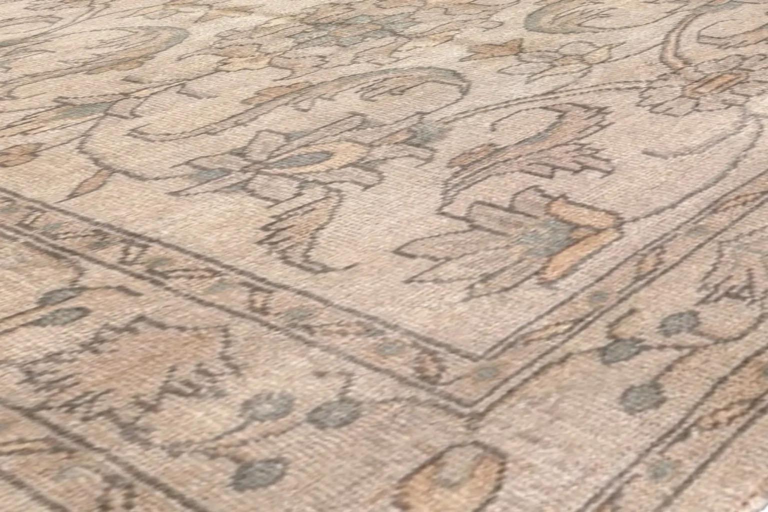 Persian Oushak Area Rugs Circa 1990 - 66747 en vente 1