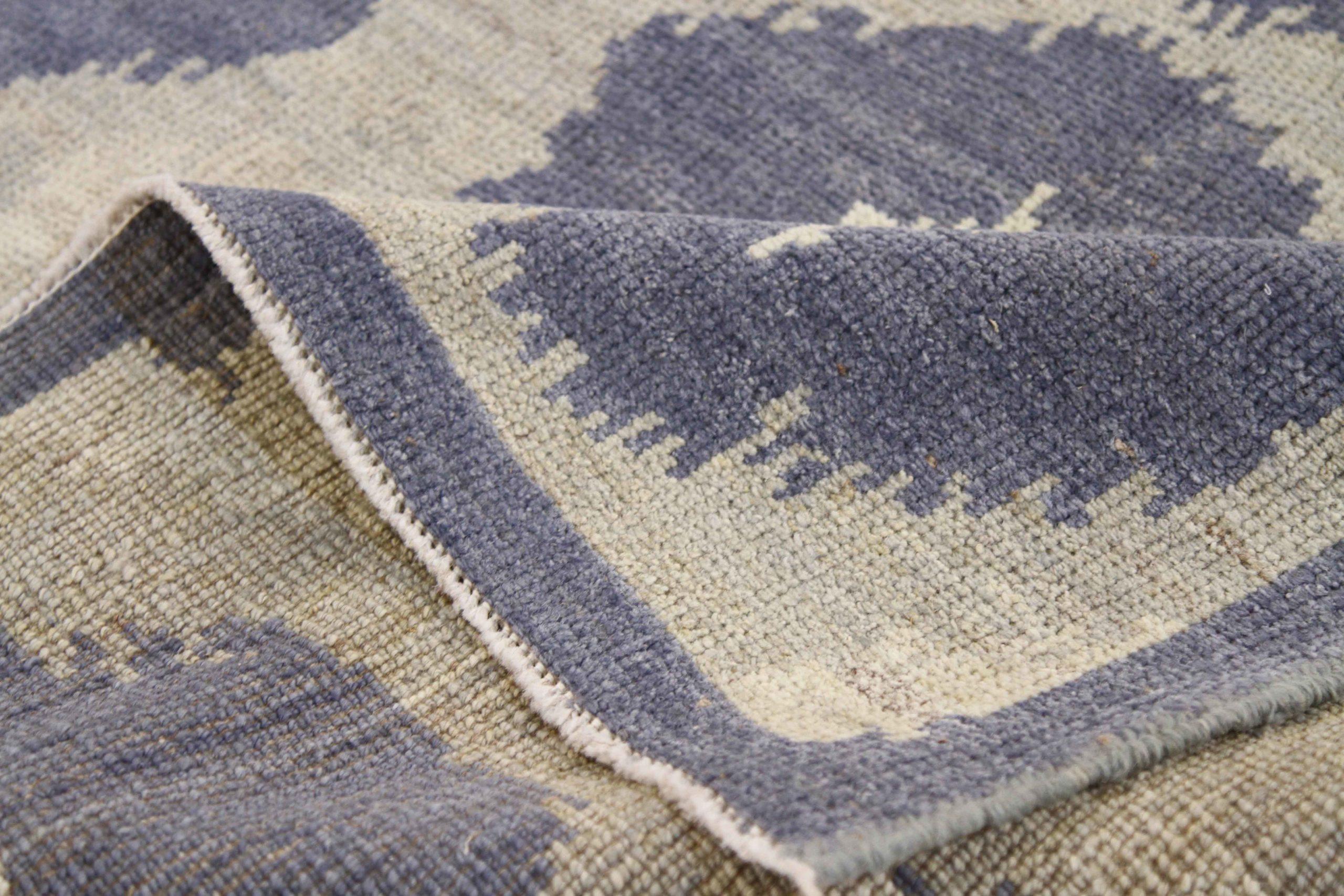 Tapis persans Oushak vers 1990 - 68220 Excellent état - En vente à Dallas, TX